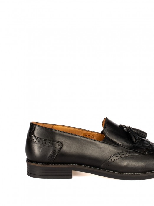Sapato com Berloques em Pele
