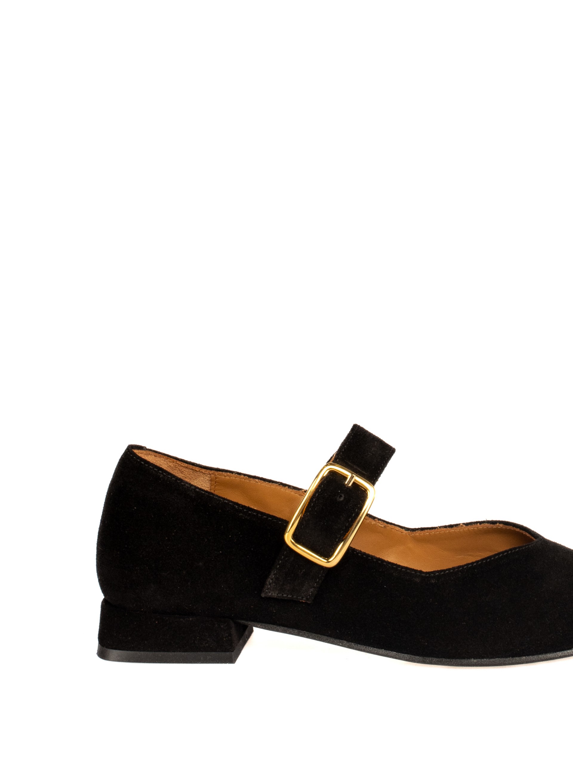 Suede buckle shoe