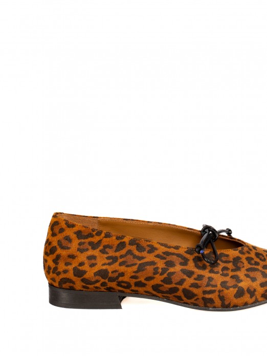 Animal print suede shoe