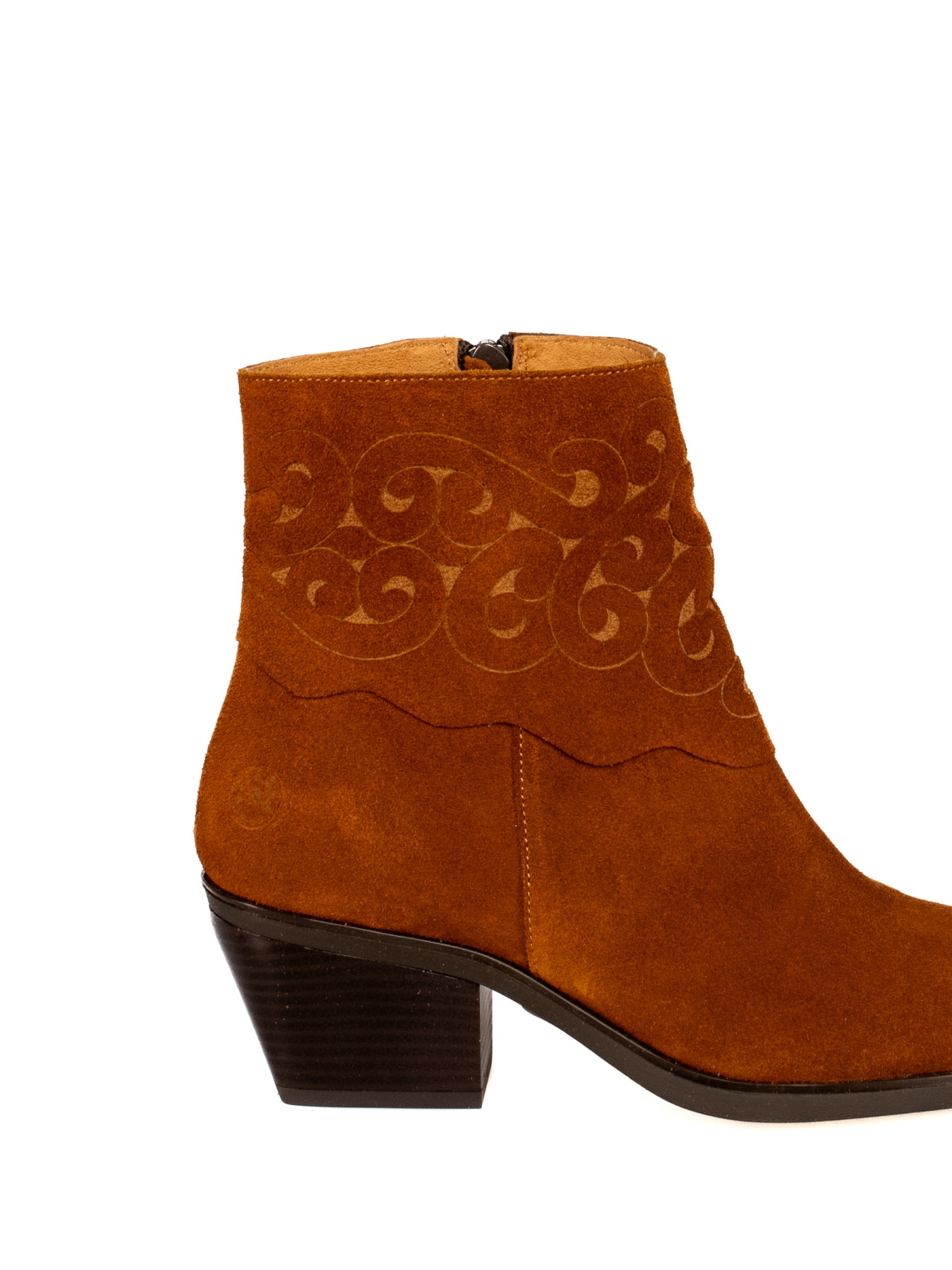 Botim em Camurça com Gola