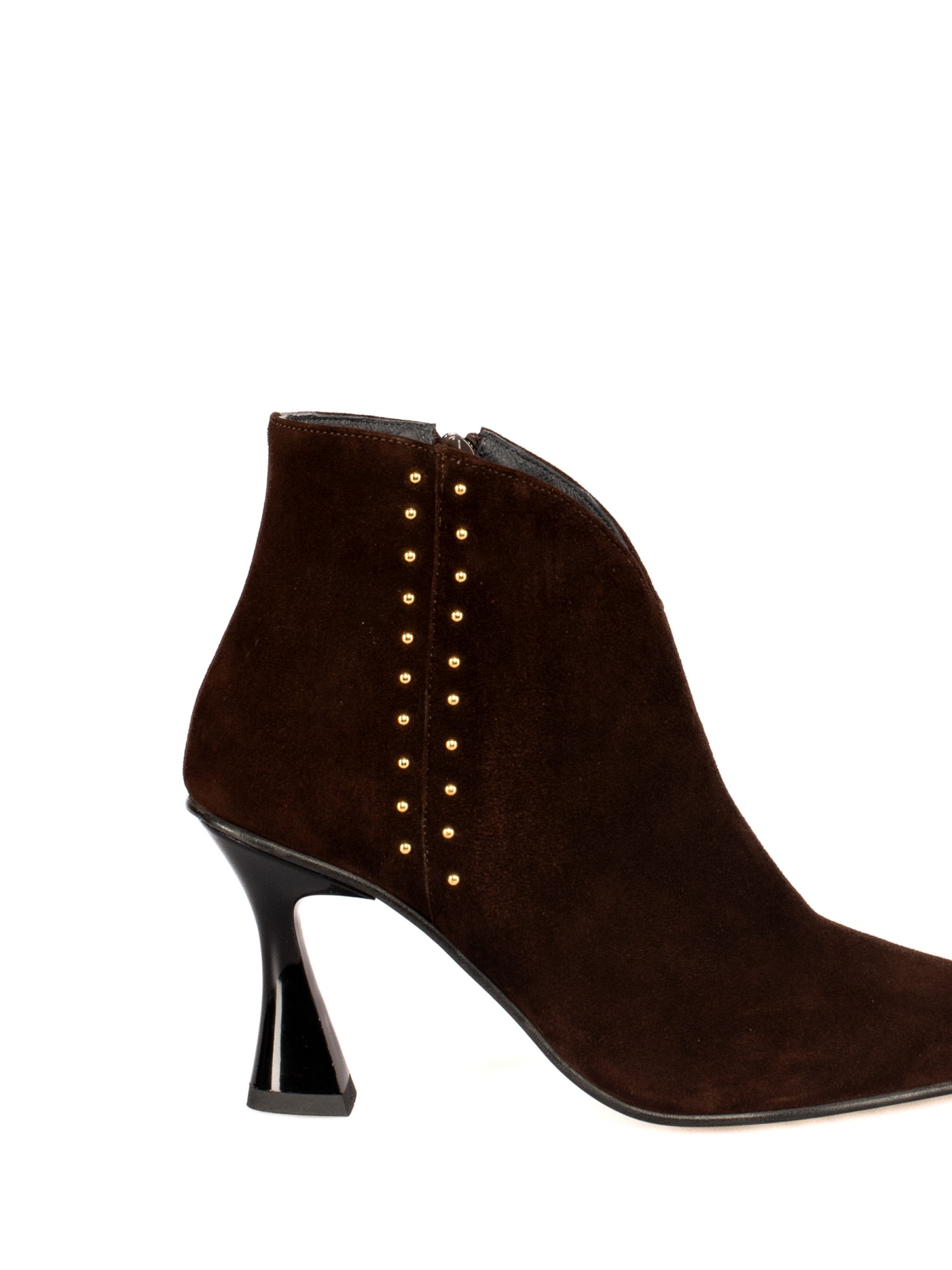 Botim de Salto Alto em Camurça com tachas