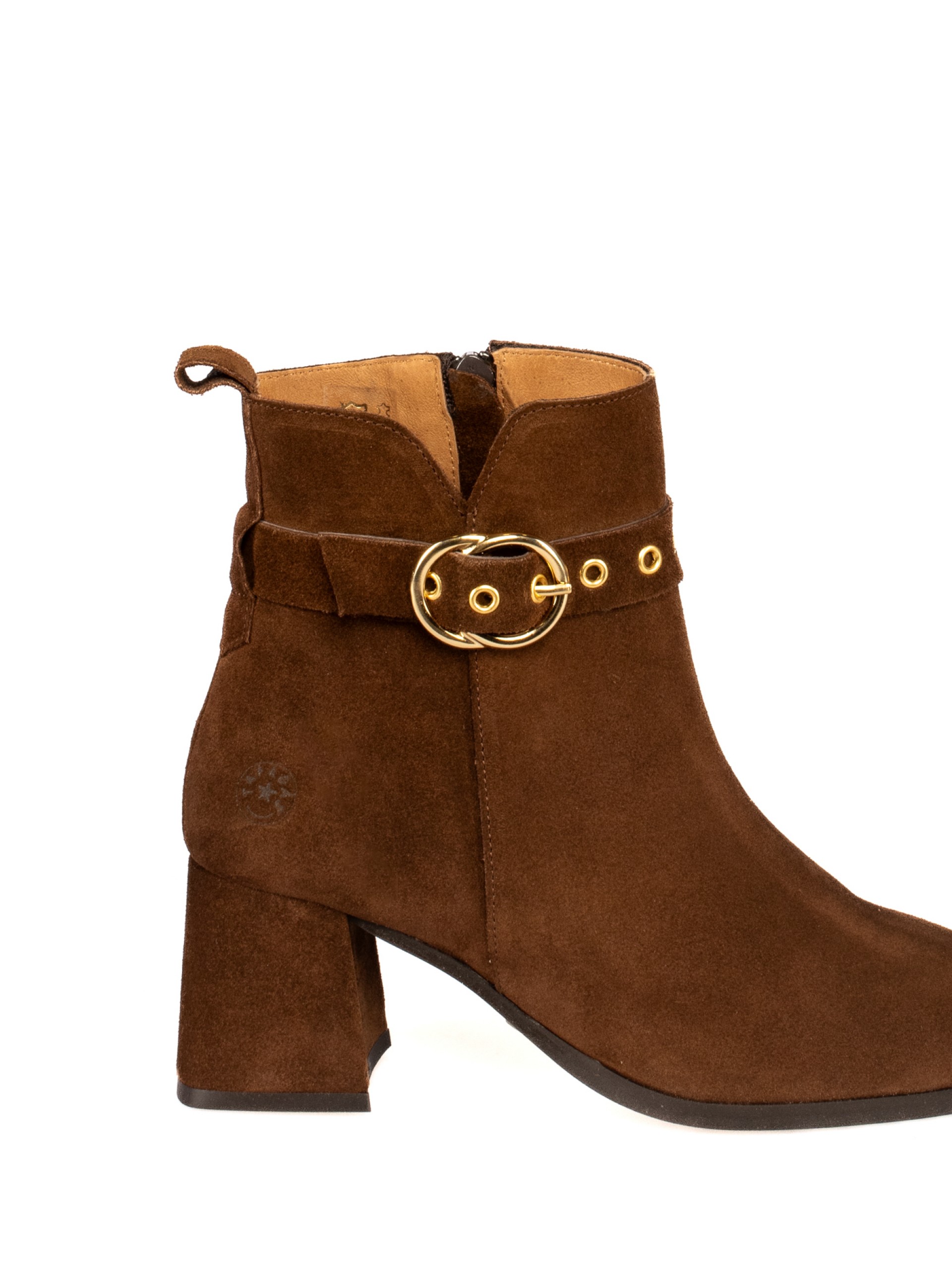 Botim em Camurça com Fivela