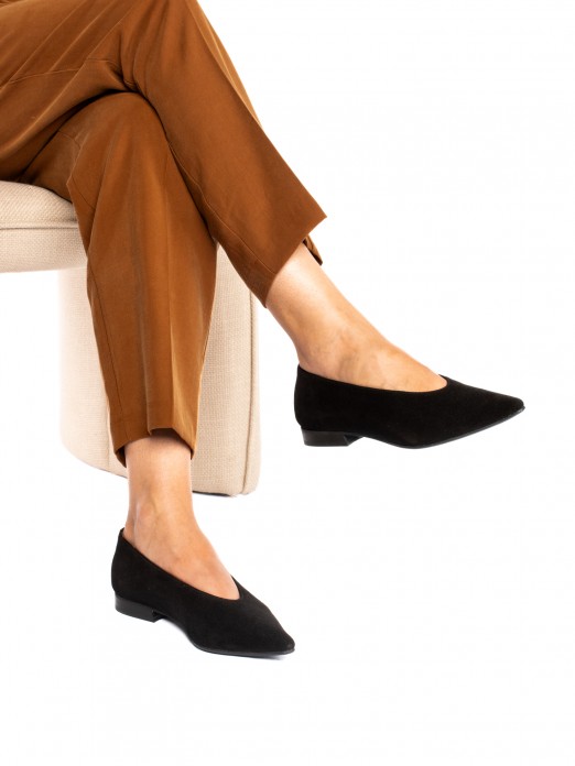 Suede flat shoe
