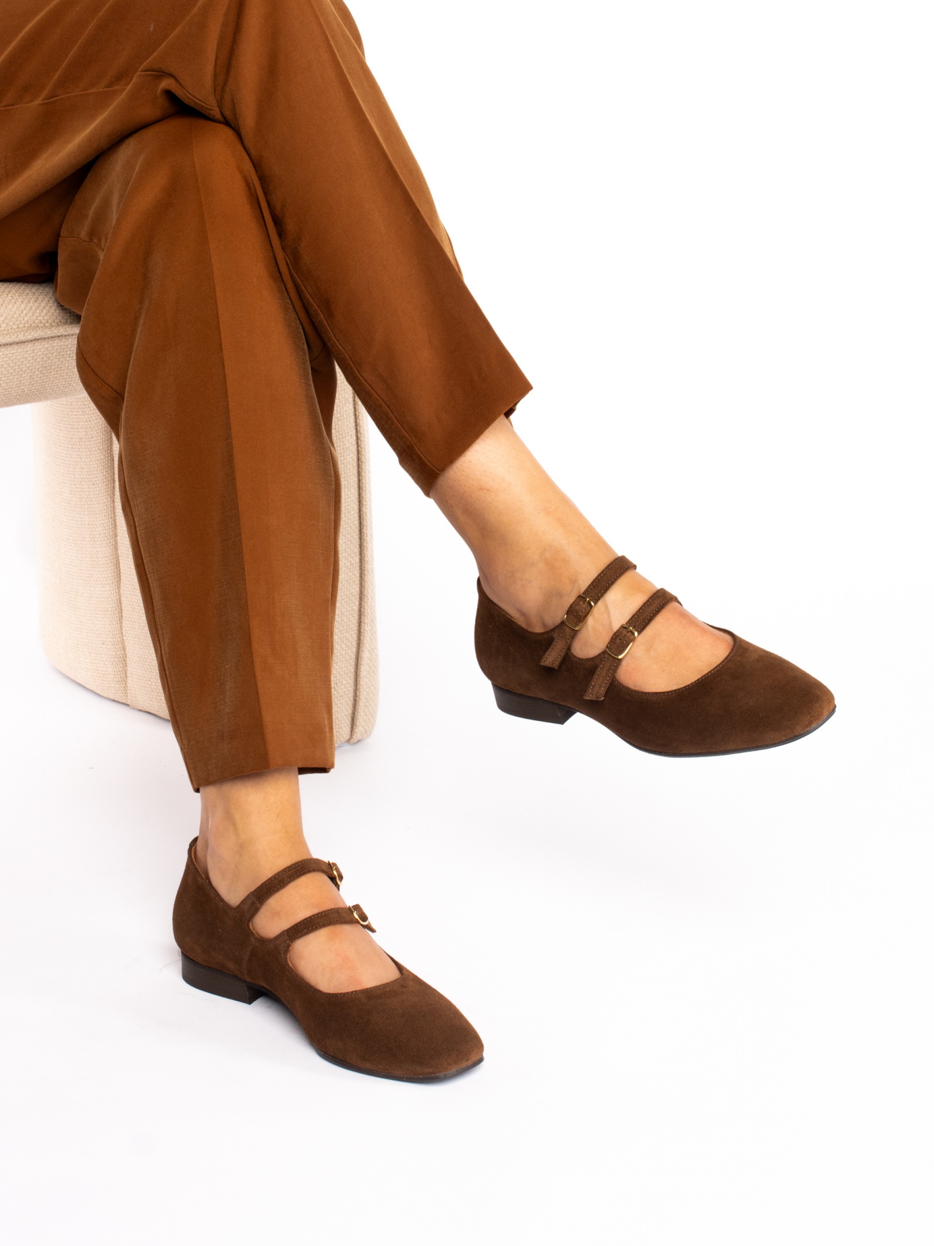 Sapato Mary Jane  em Camurça