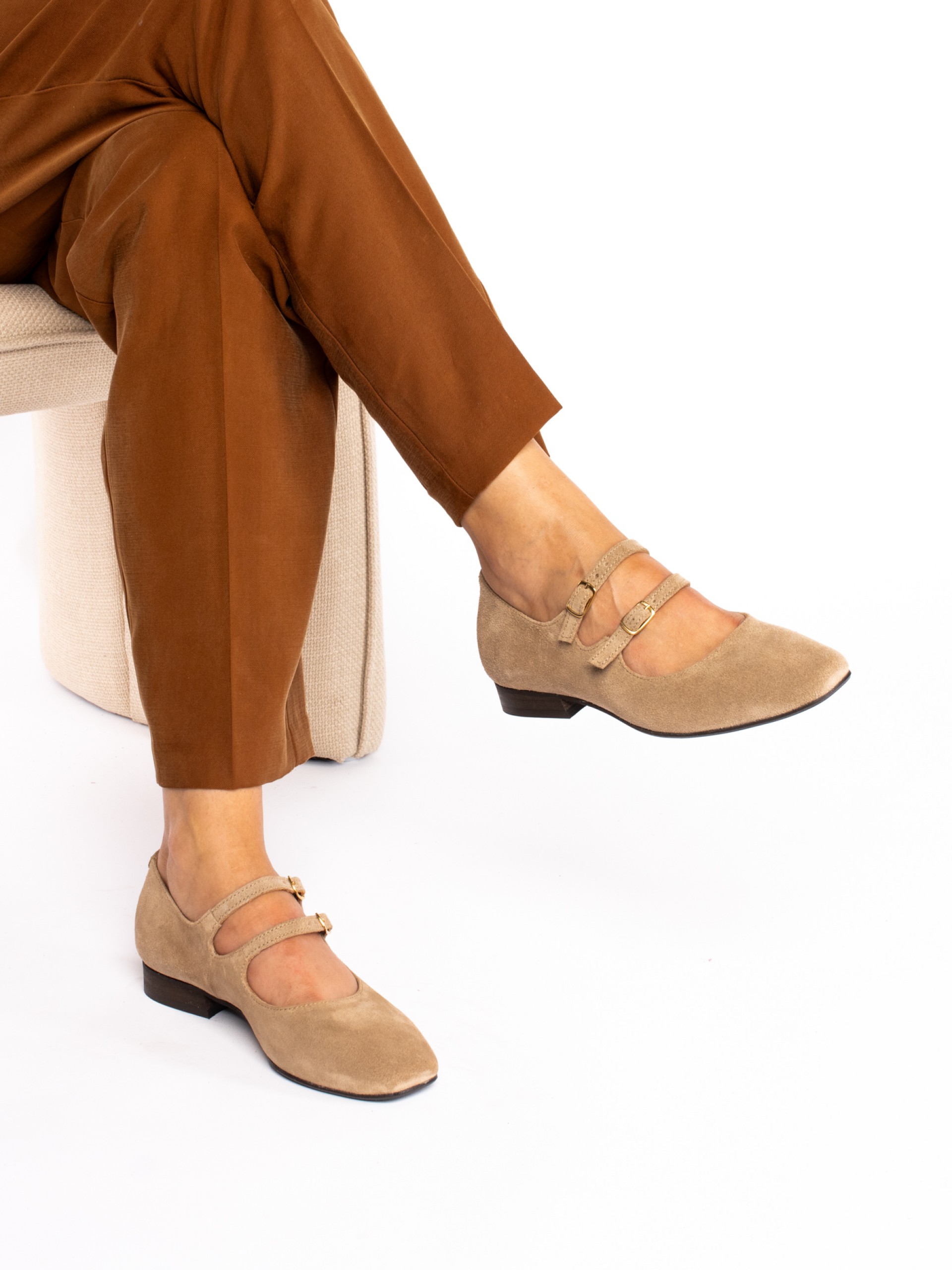 Sapato Mary Jane  em Camurça