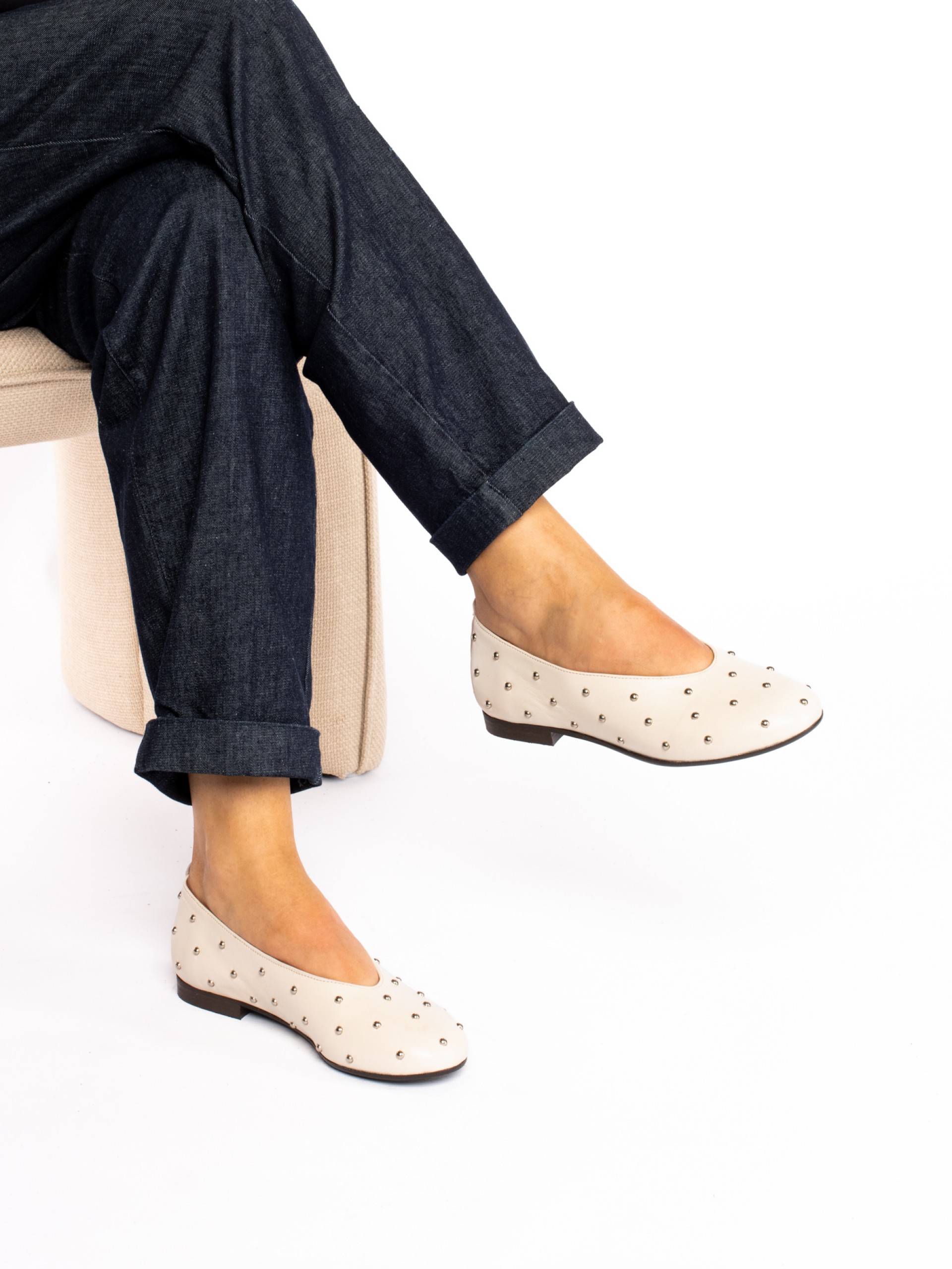 Leather sabrina with studs