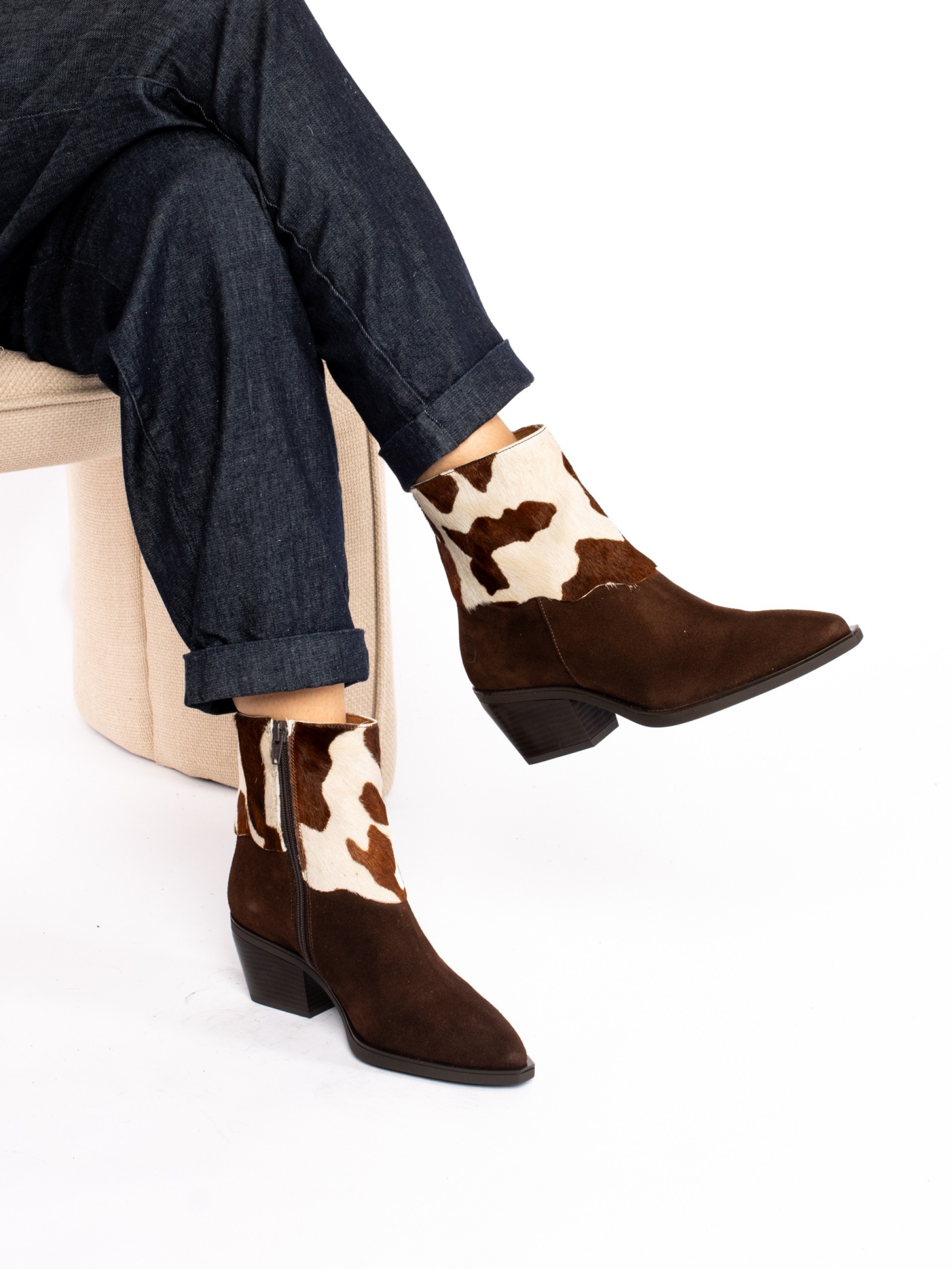 Botim estilo texano com Gola em Pêlo