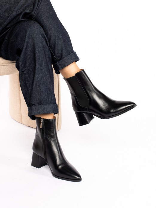 Botim de Salto em Pele Botim de Salto em Pele