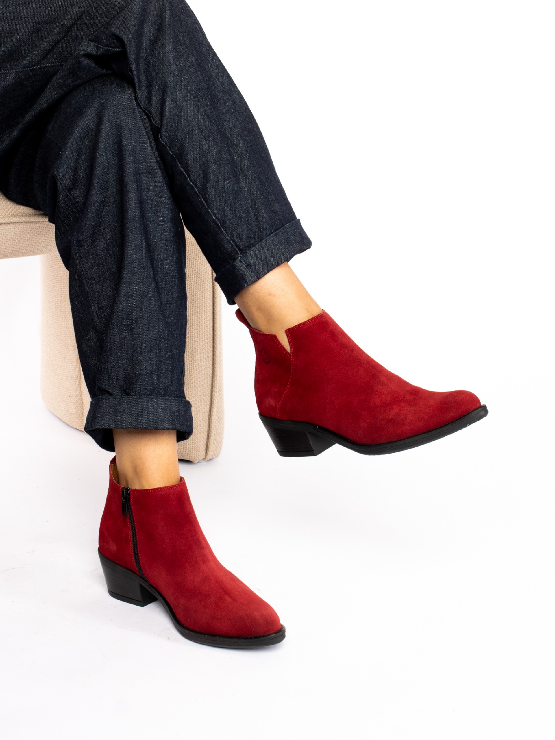 Botim Estilo Texano em Camurça