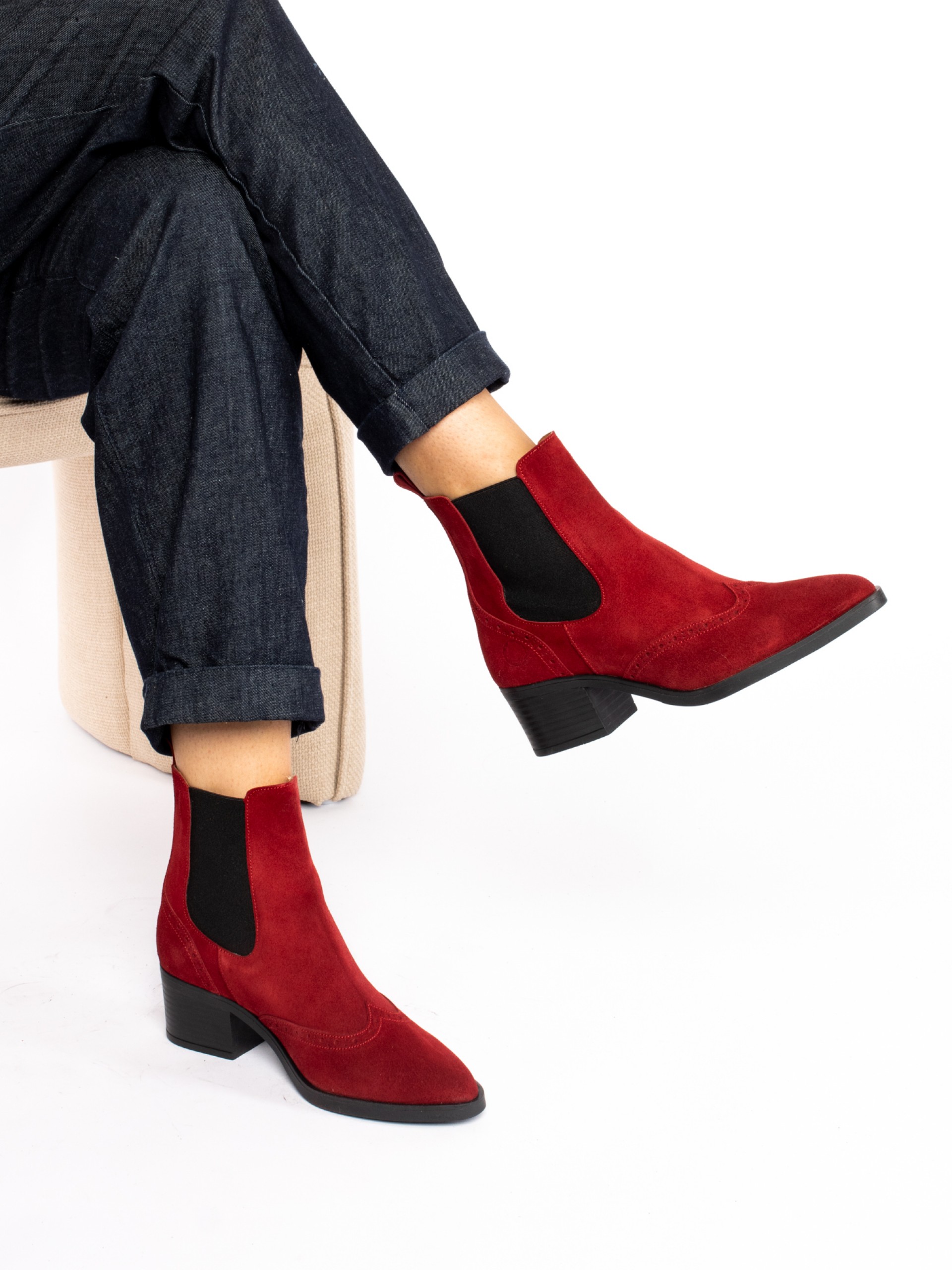 Botim com Elásticos em Camurça