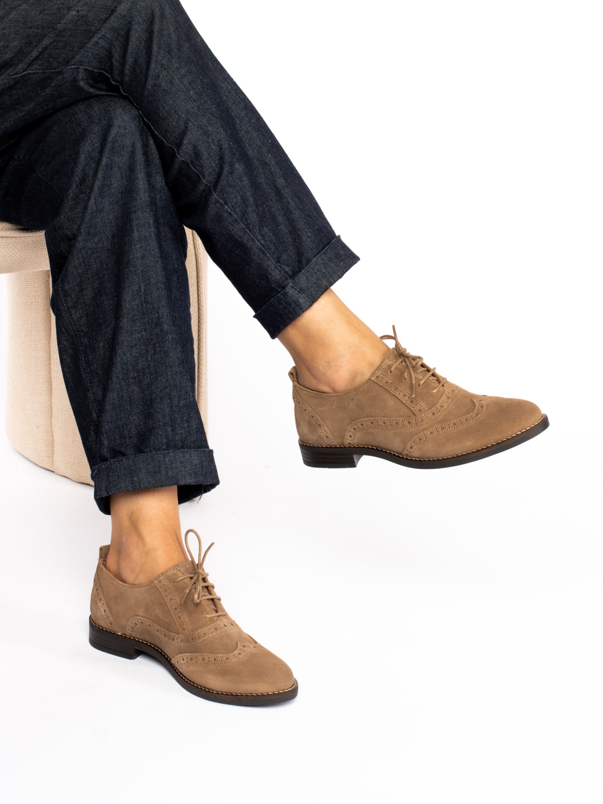 Sapato Oxford em Camurça