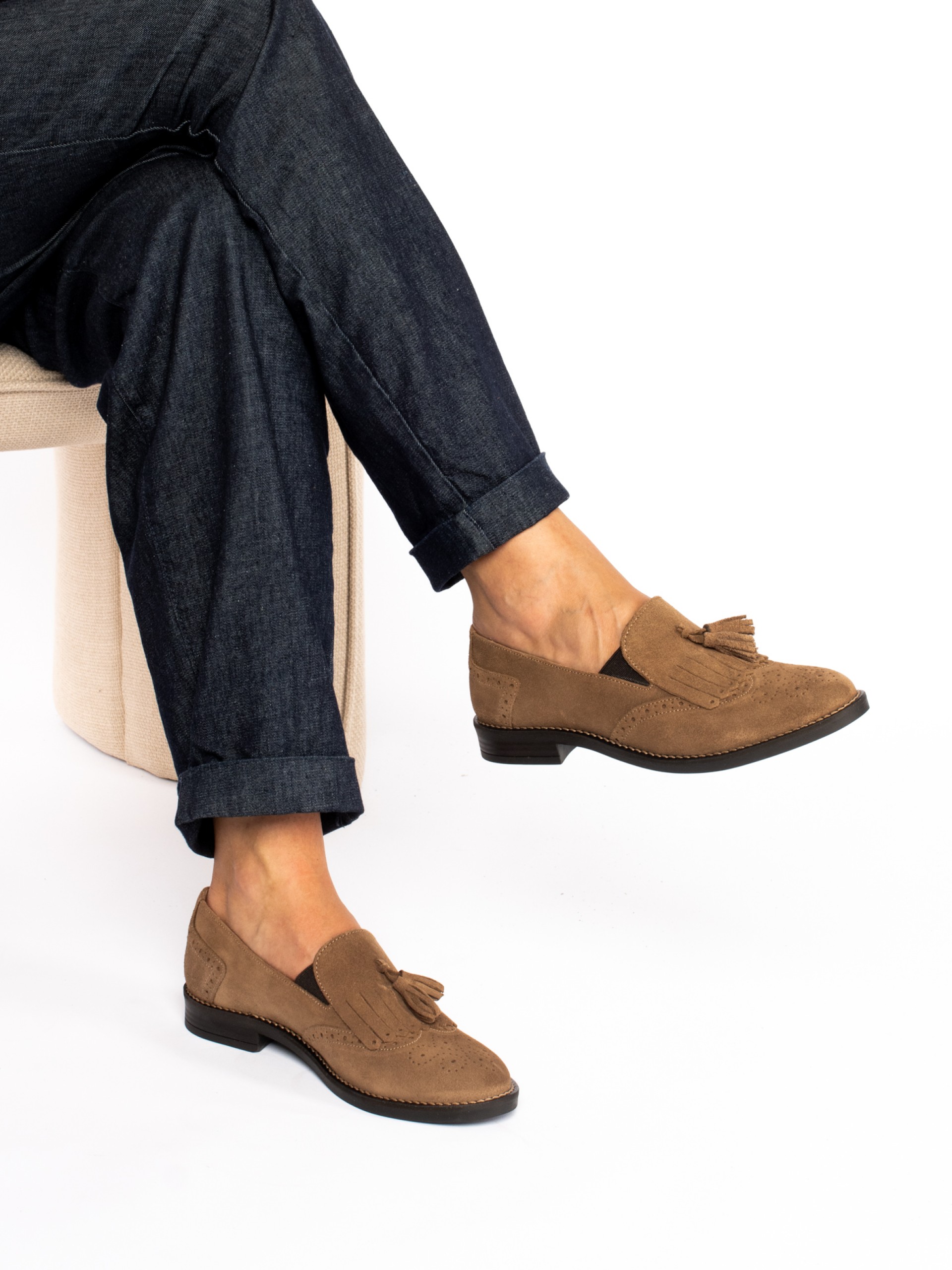 Sapato com Berloques em Camurça