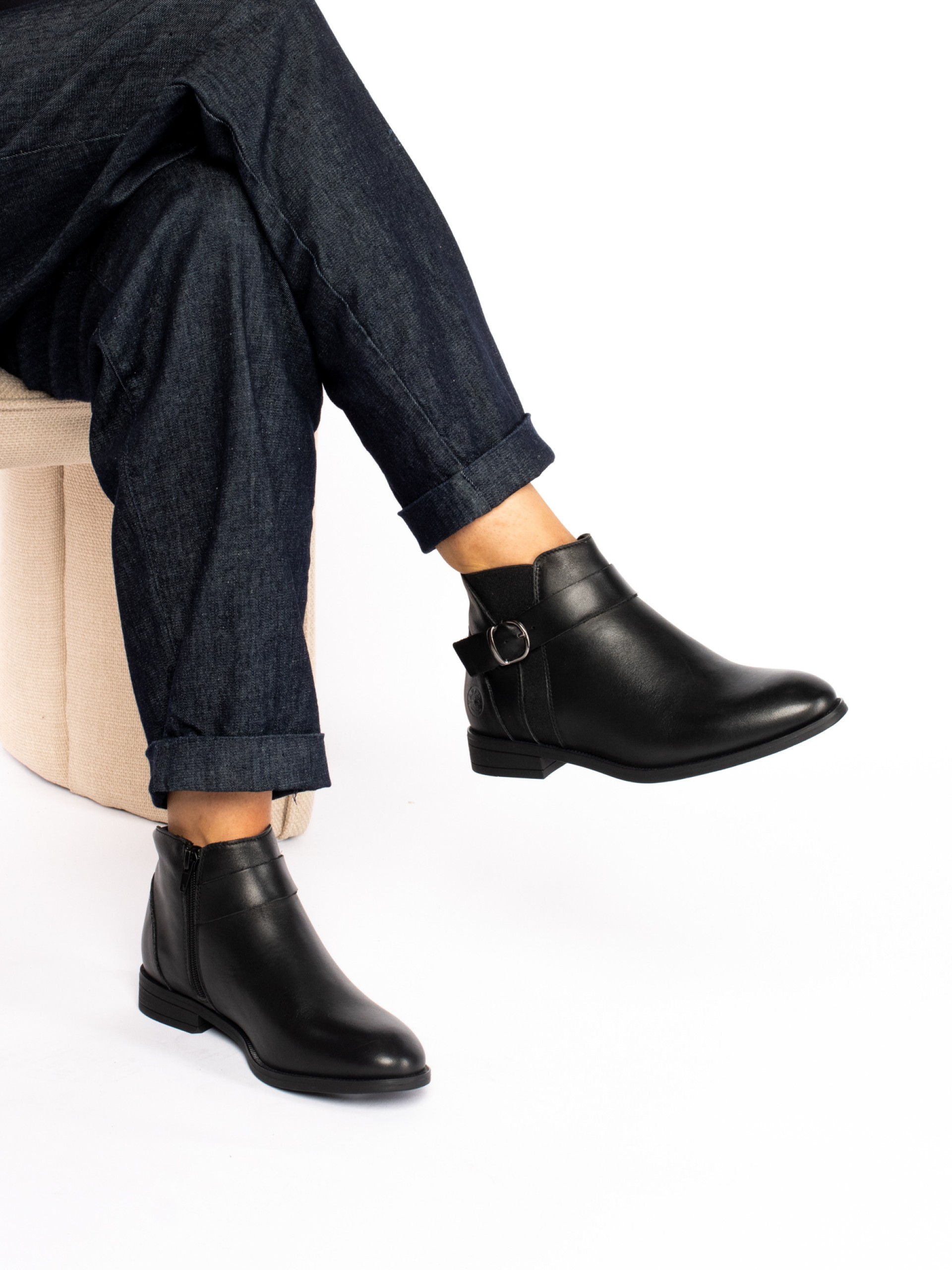 Botim com Elástico fivela Pele