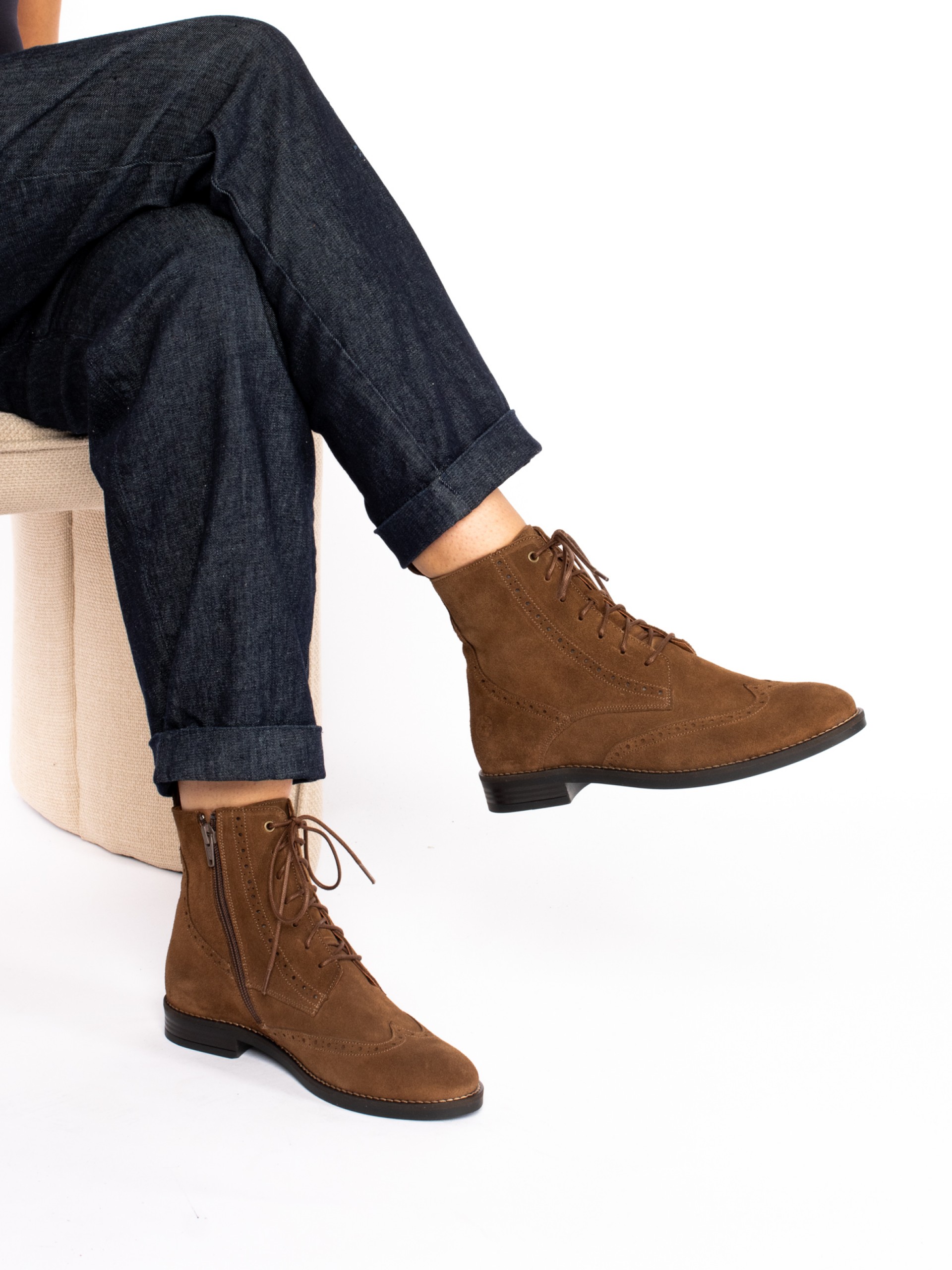 Botim Oxford Atacadores em Camurça