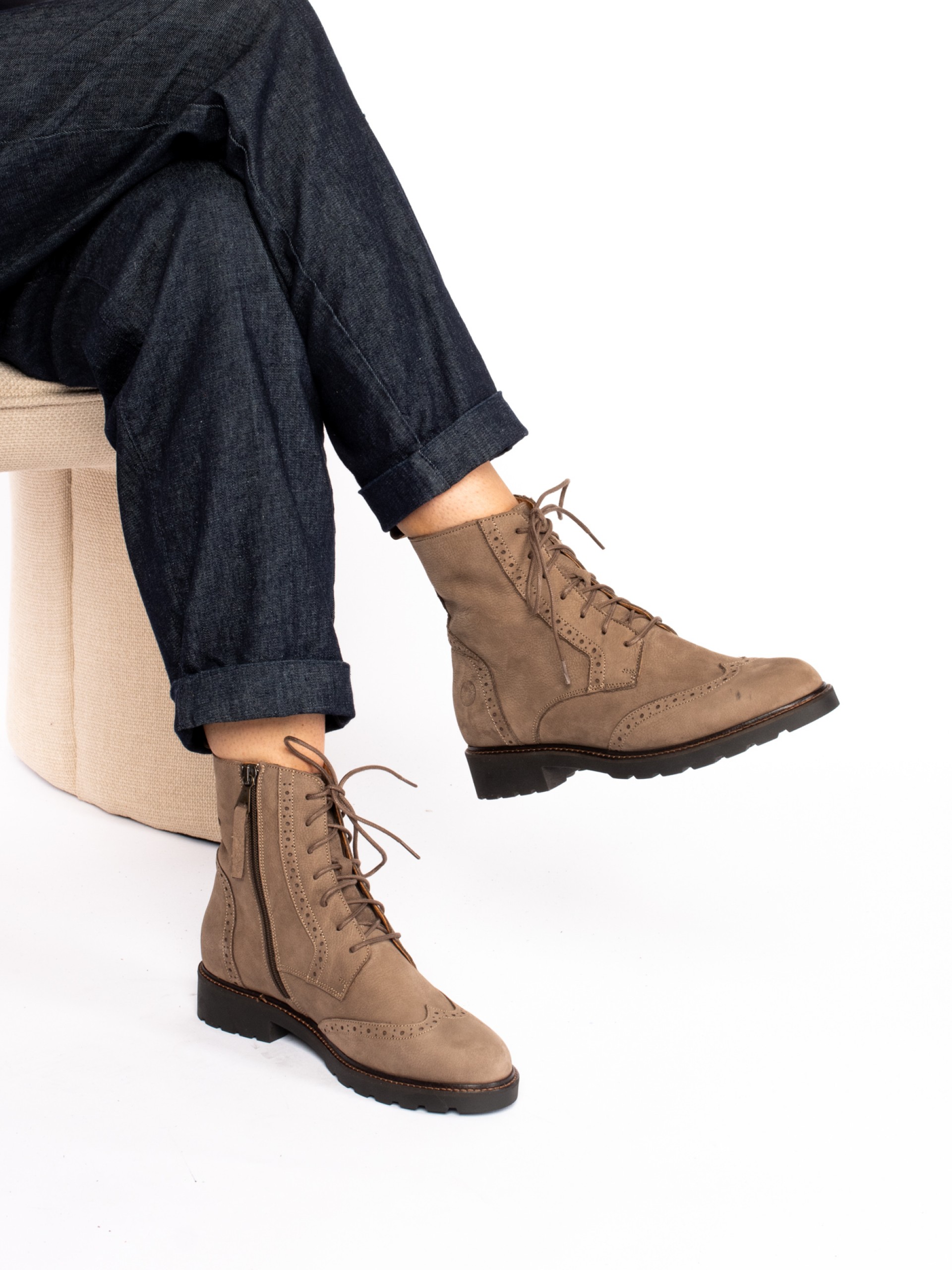 Botim Oxford
 em pele nobuck