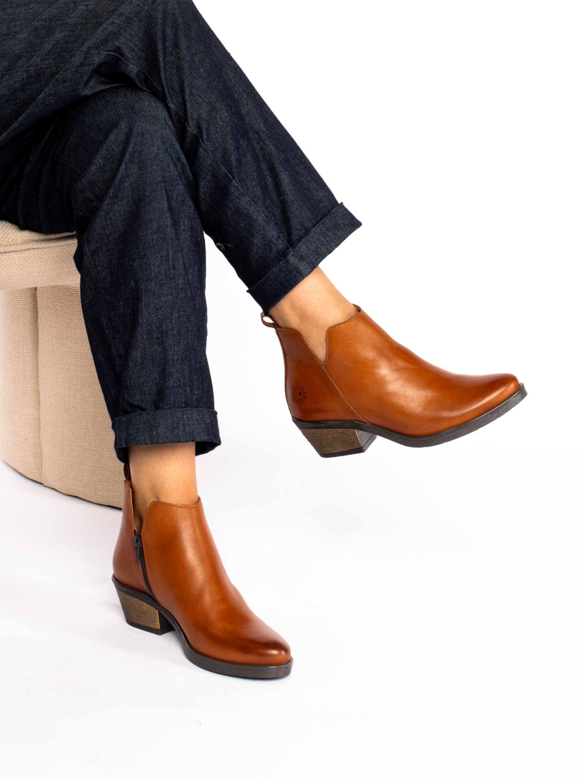 Botim Texano em Pele