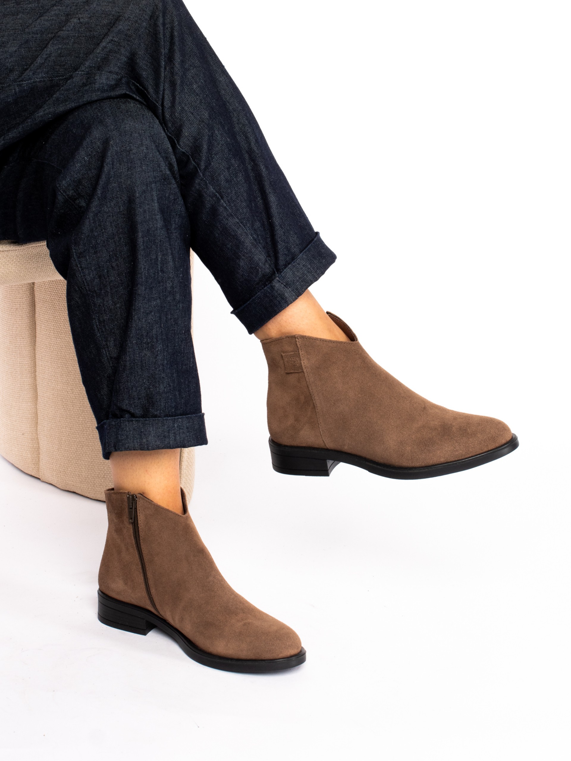 Botim Curto em Camurça