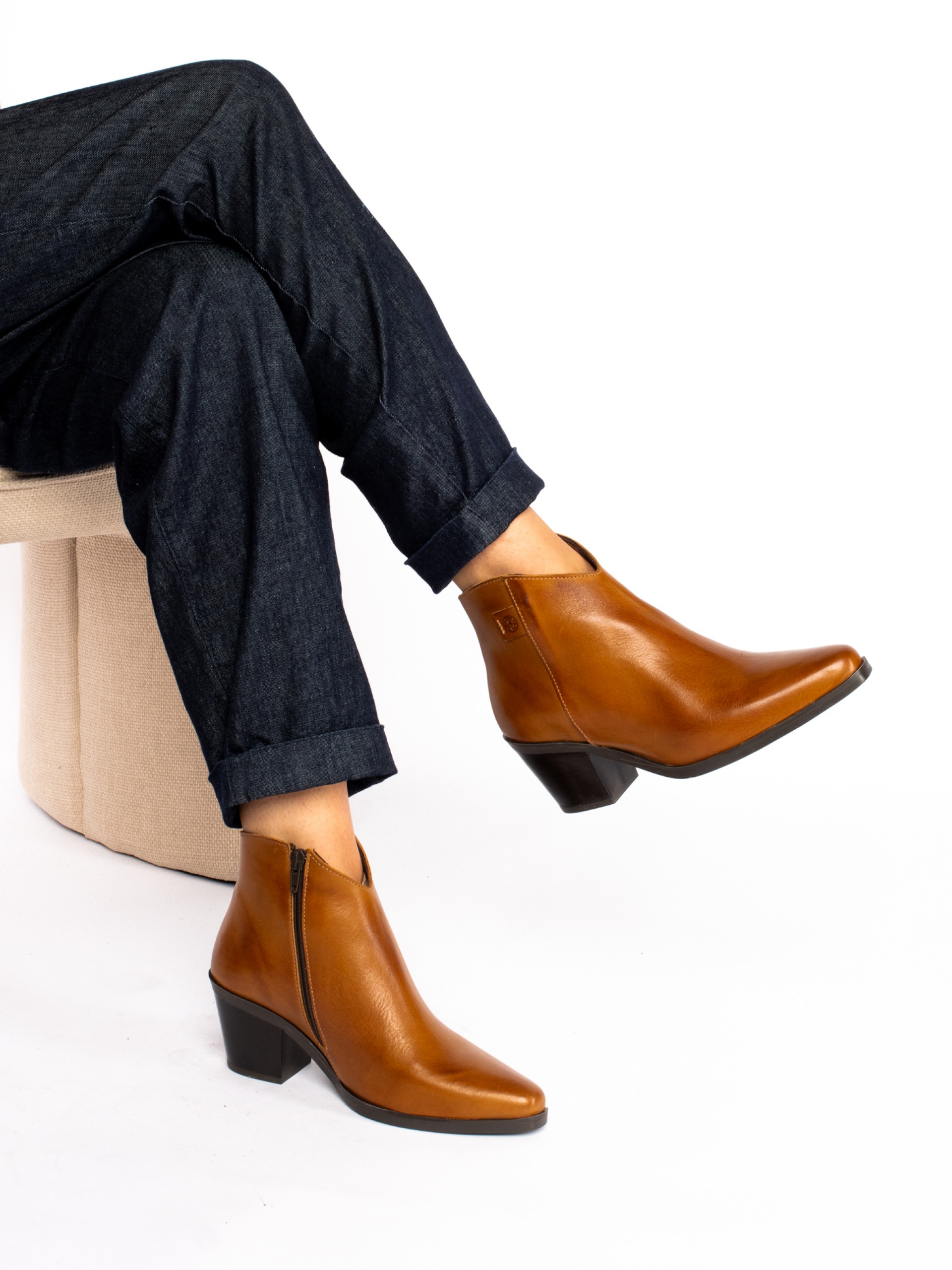 Botim de Salto em Pele