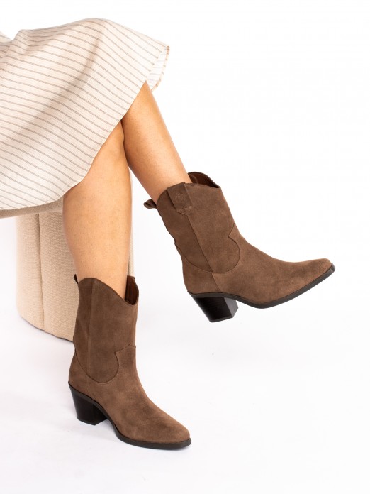 Bota texana em Camurça Bota texana em Camurça
