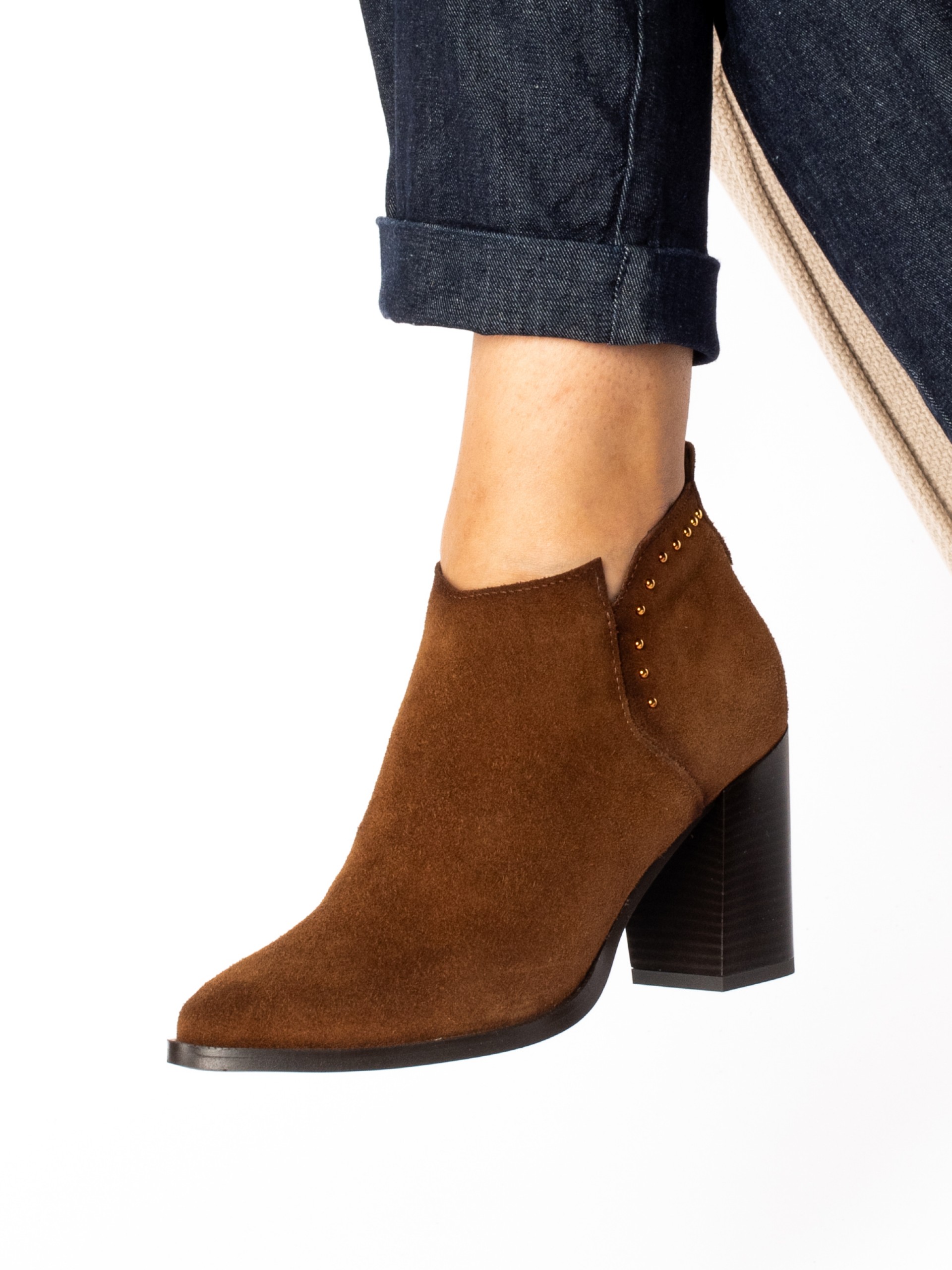 Botim em Camurça com Tachas