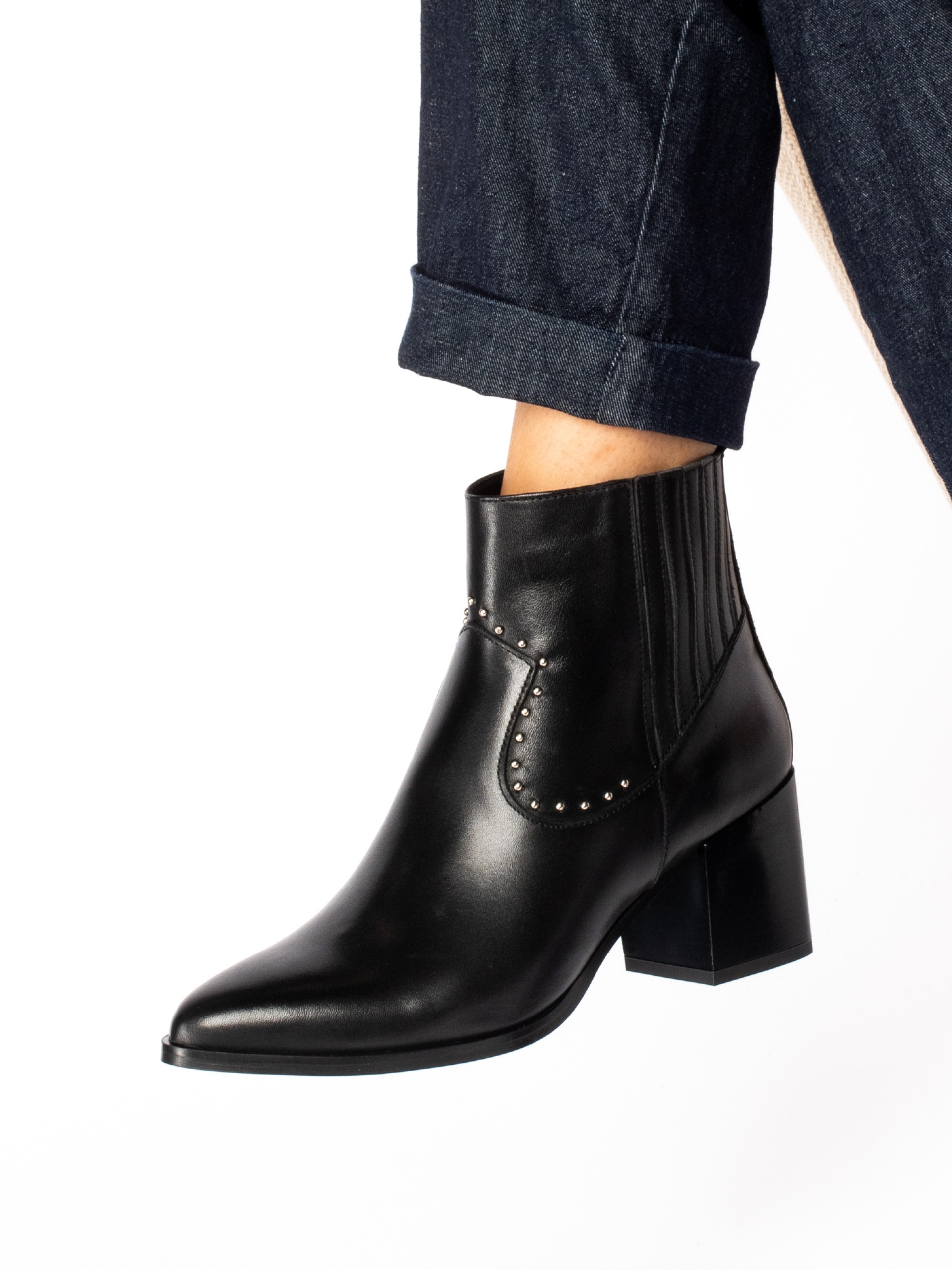 Leather high heel ankle boot with elastic and stud