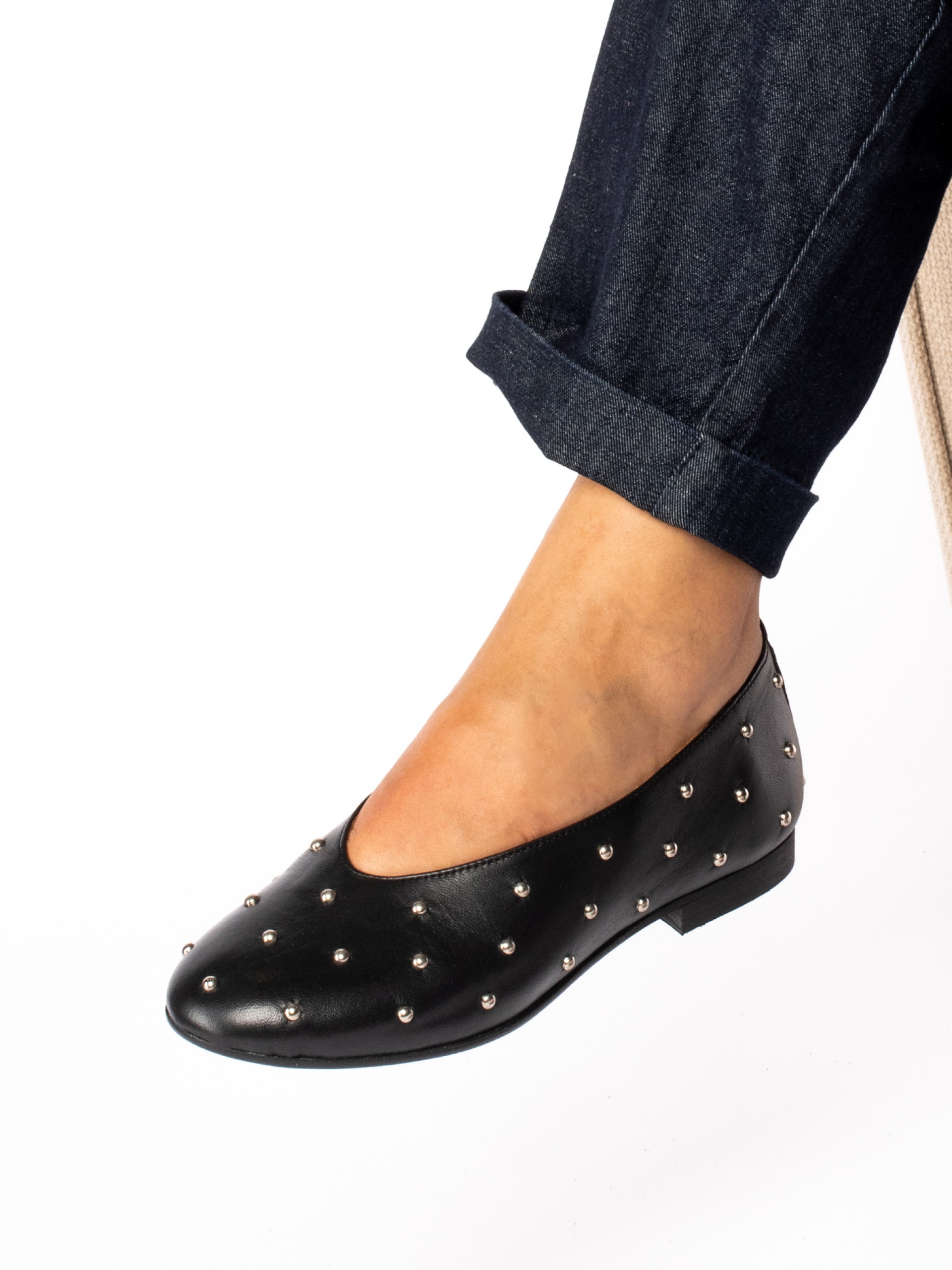 Leather sabrina with studs