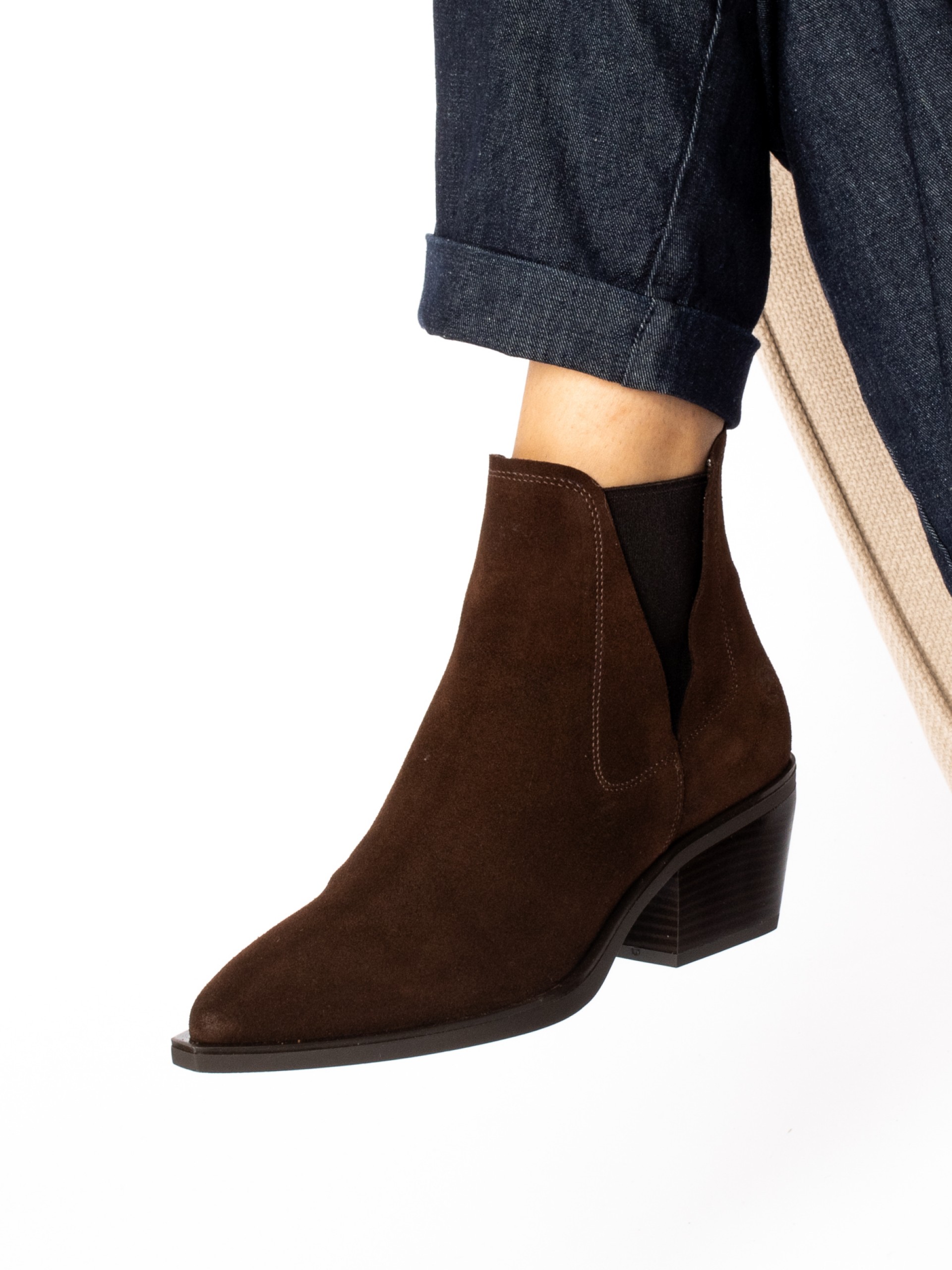 Botim Texano em Camurça