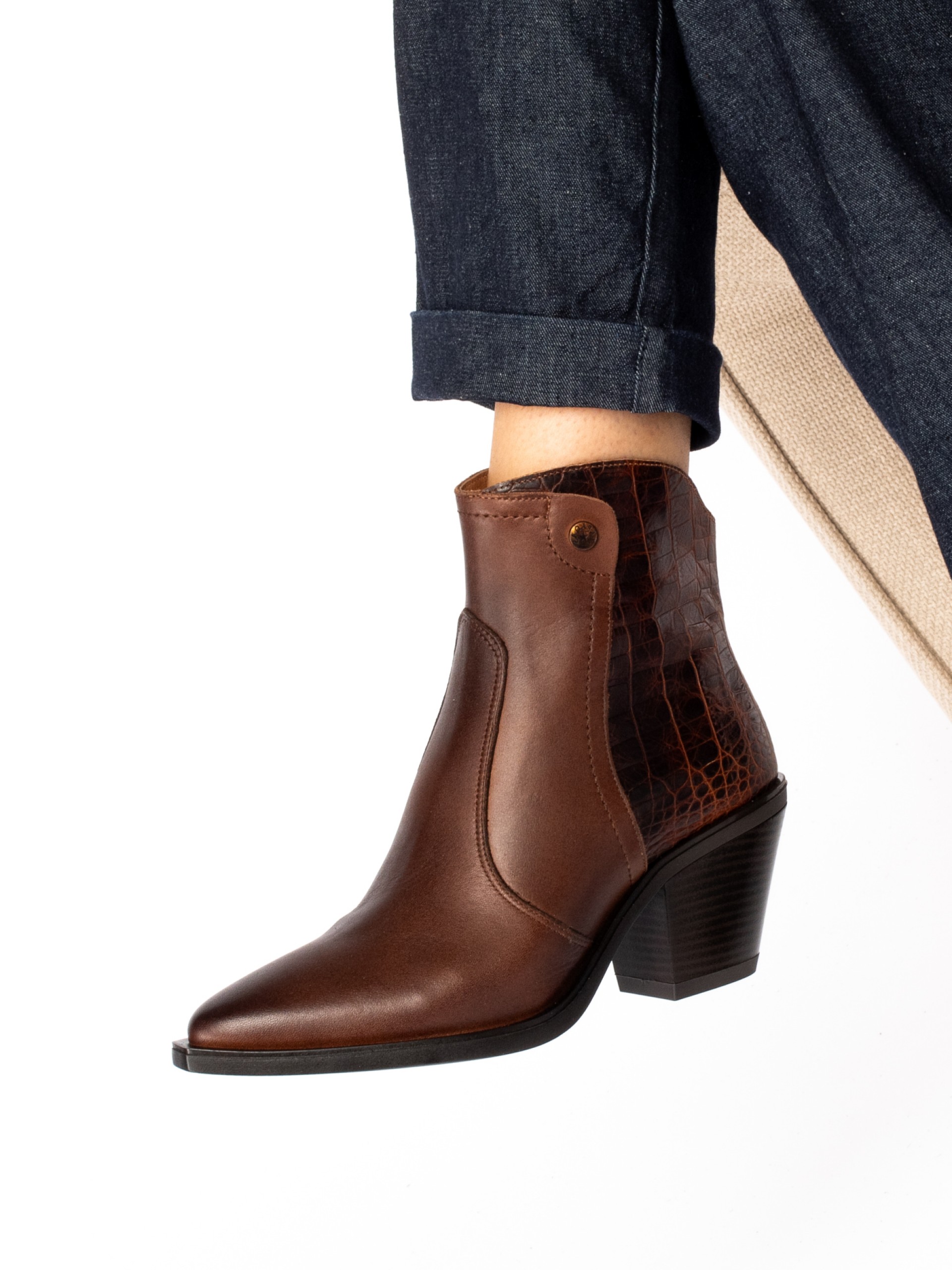 Texan ankle boots in leather with crocodile