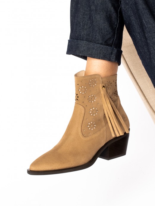 Suede Texan Ankle Boots with Fringes Suede Texan Ankle Boots with Fringes