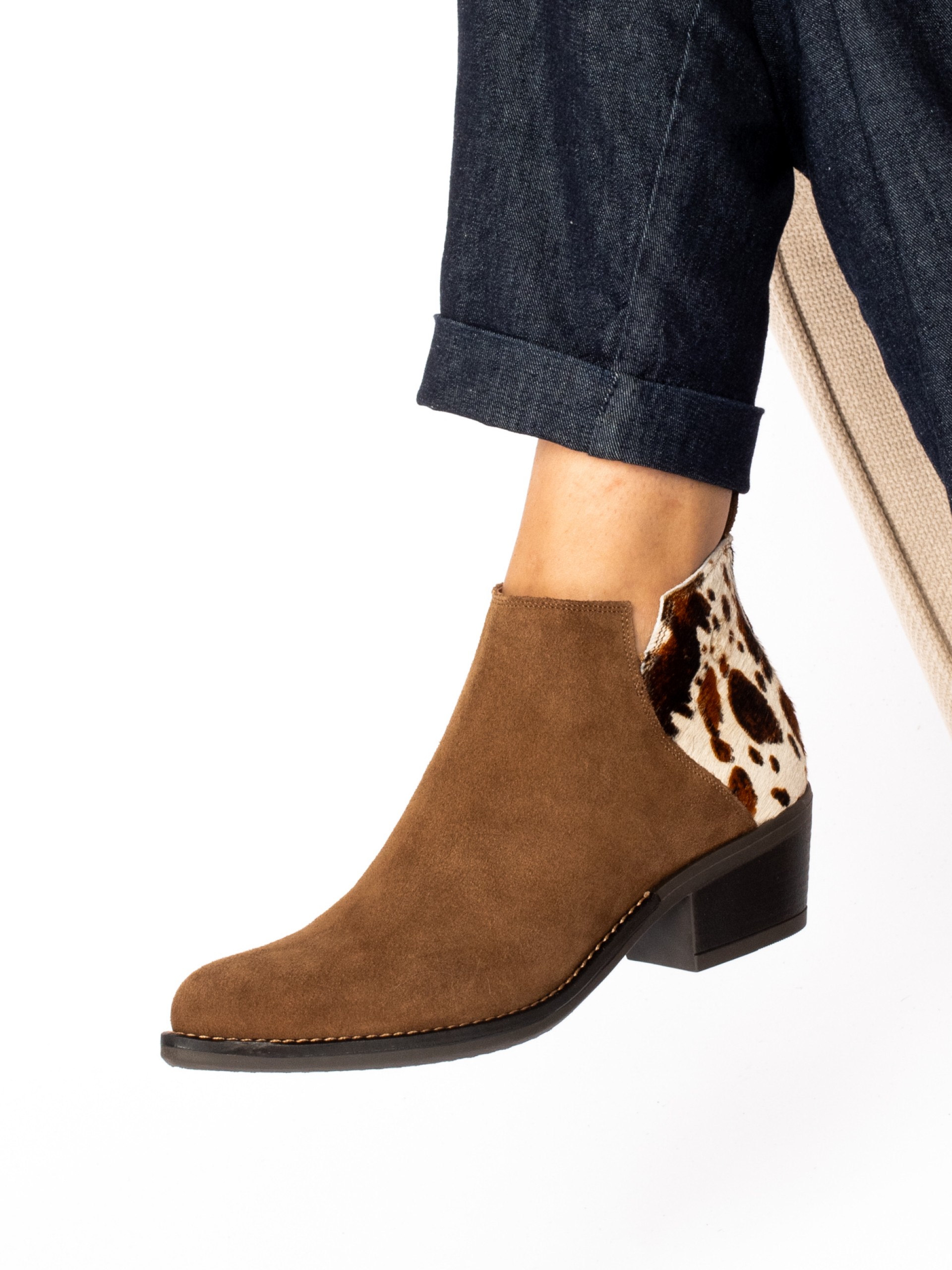 Suede Ankle Boot with Fur