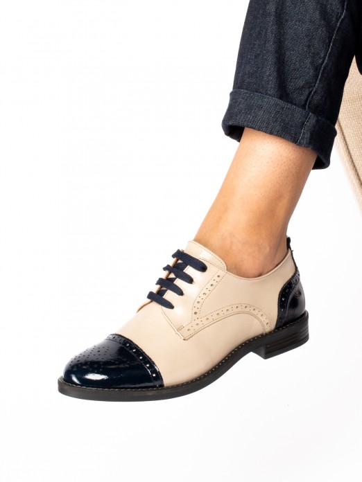Sapato Oxford Atacadores em verniz
