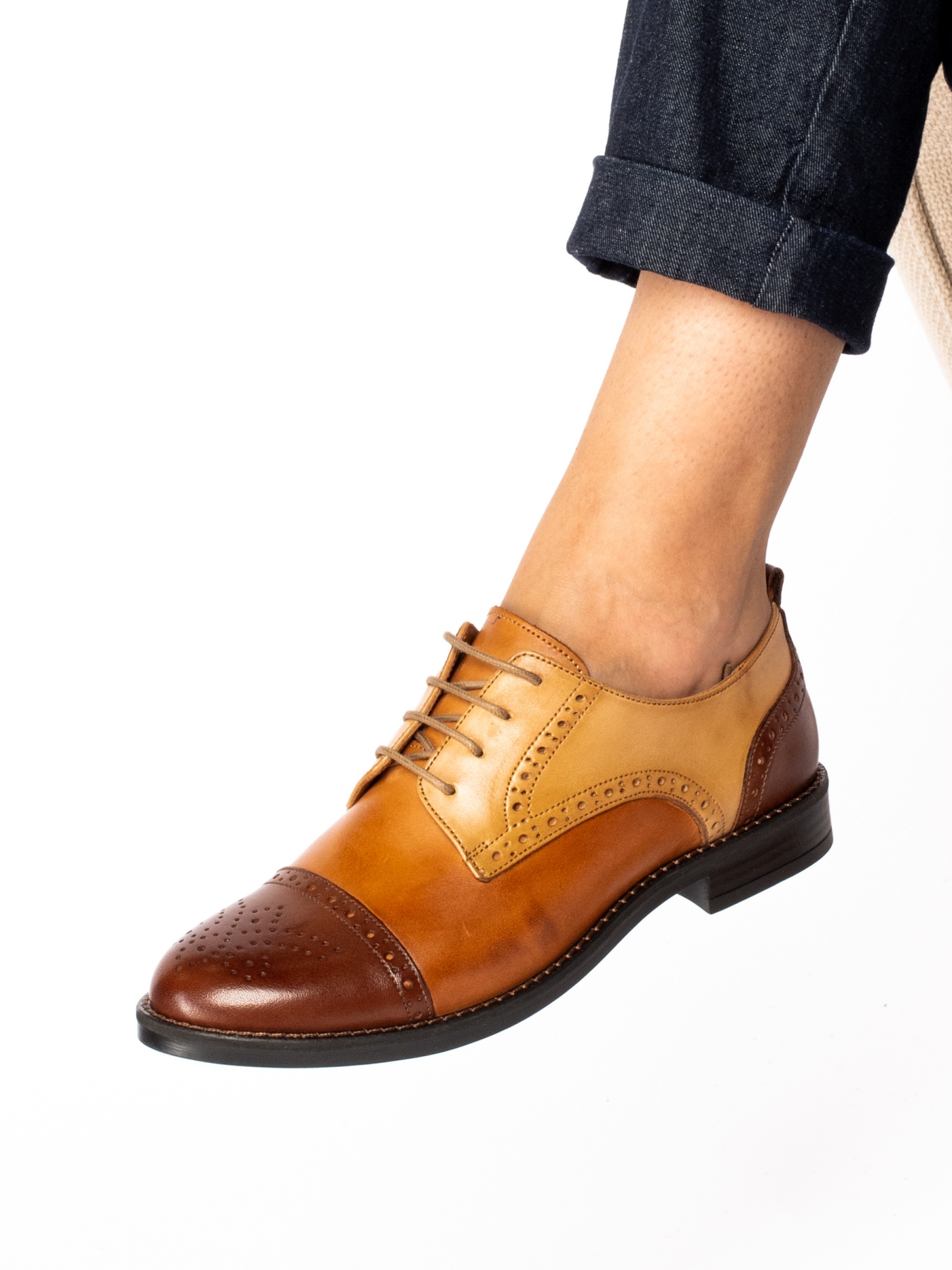 Multicolor Leather Lace-Up Oxford Shoe