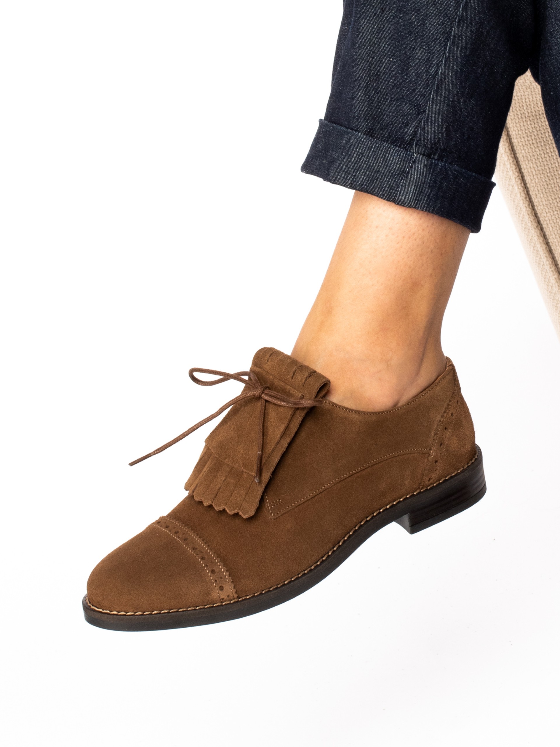 Sapato Raso Camurça com Franjas