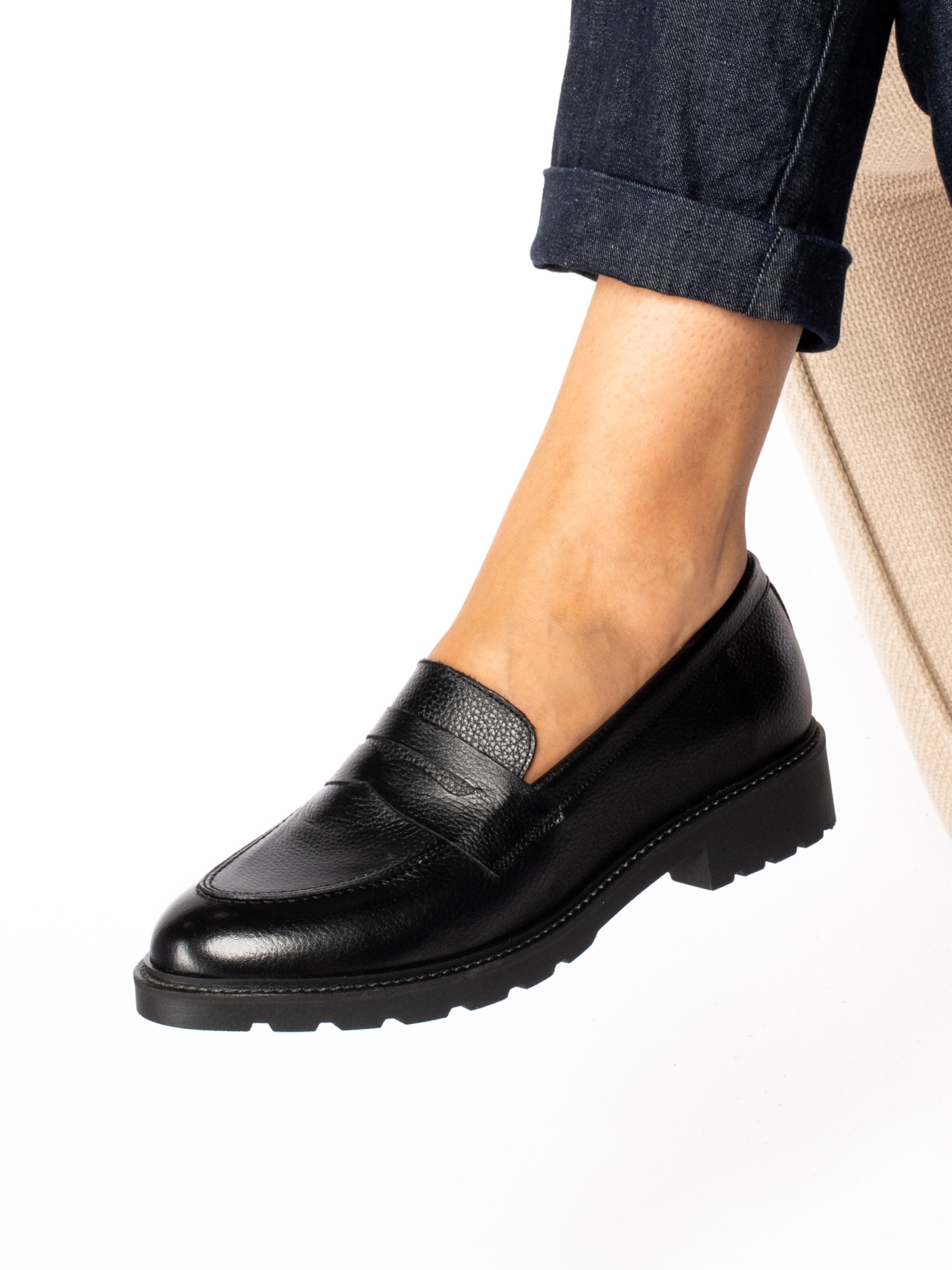 Lotus Classic Shoe in Tan Leather