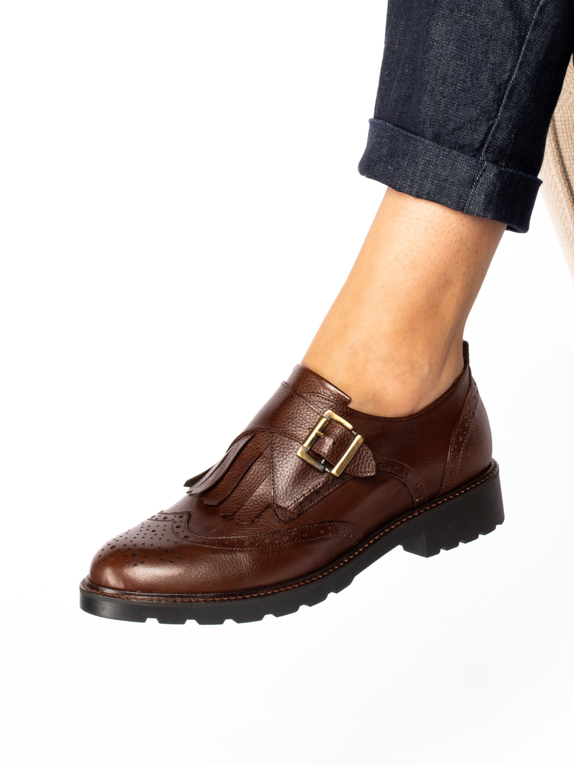 Sapato Oxford com Fivela em Pele