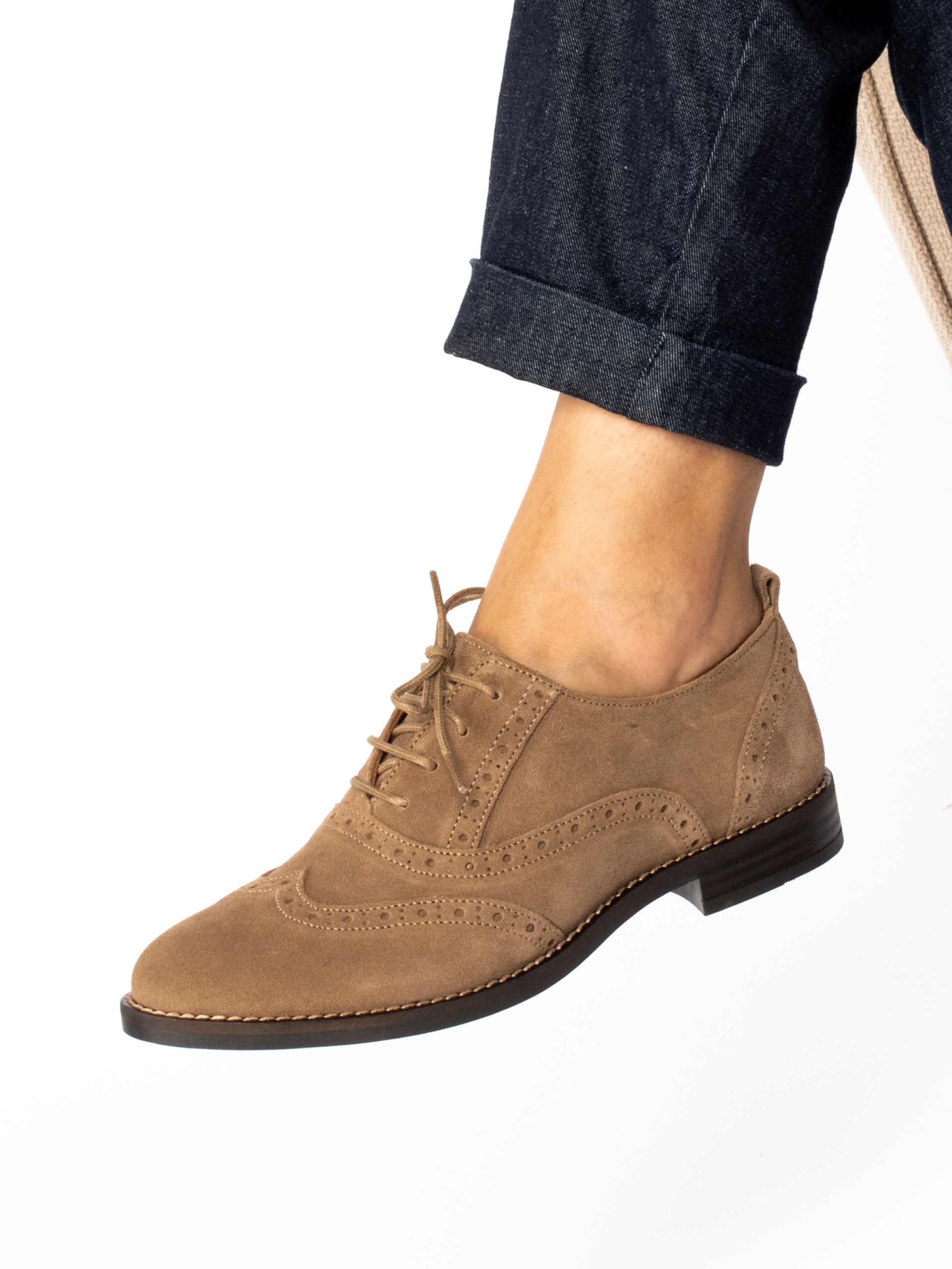 Sapato Oxford em Camurça