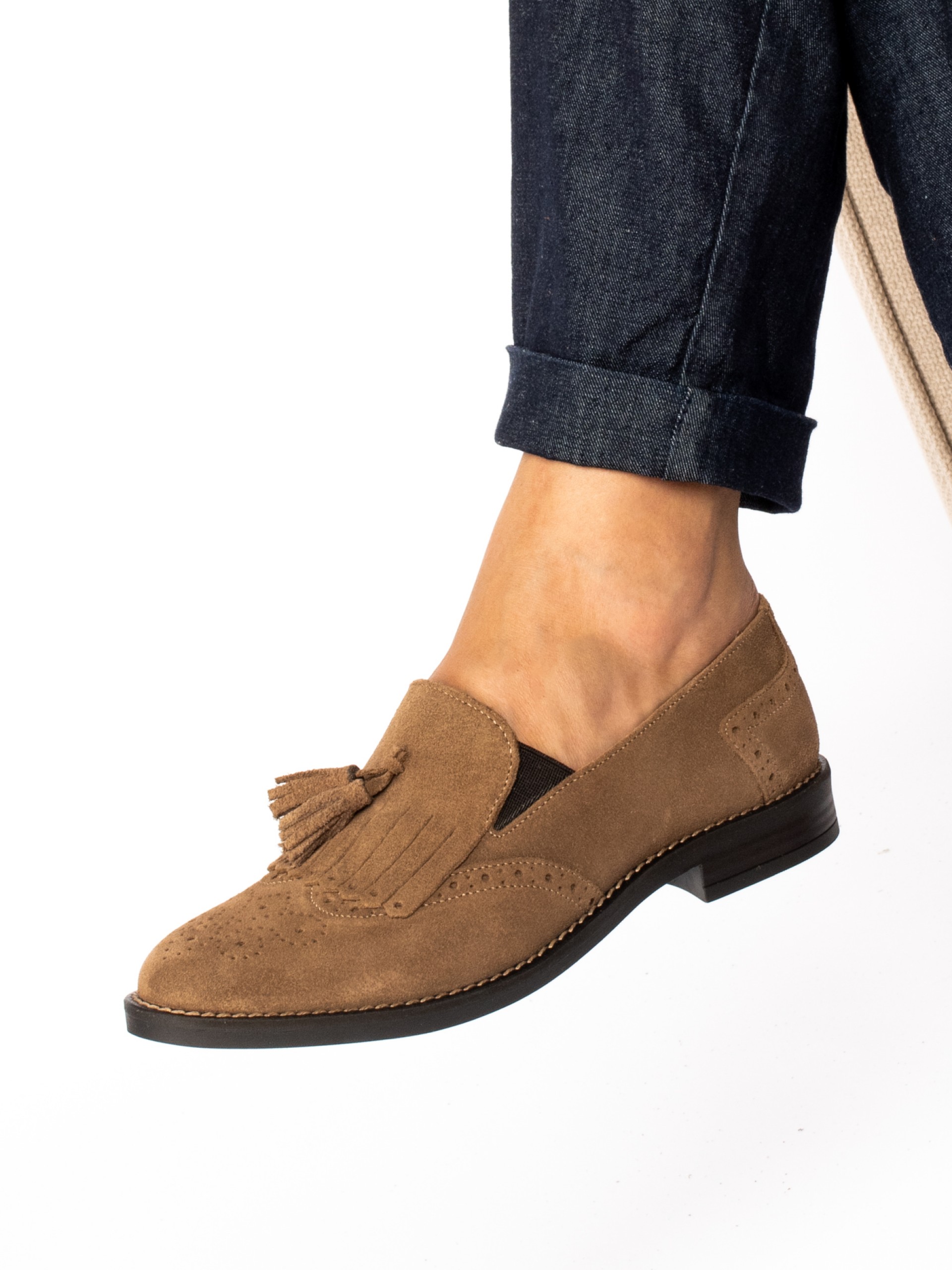 Sapato com Berloques em Camurça