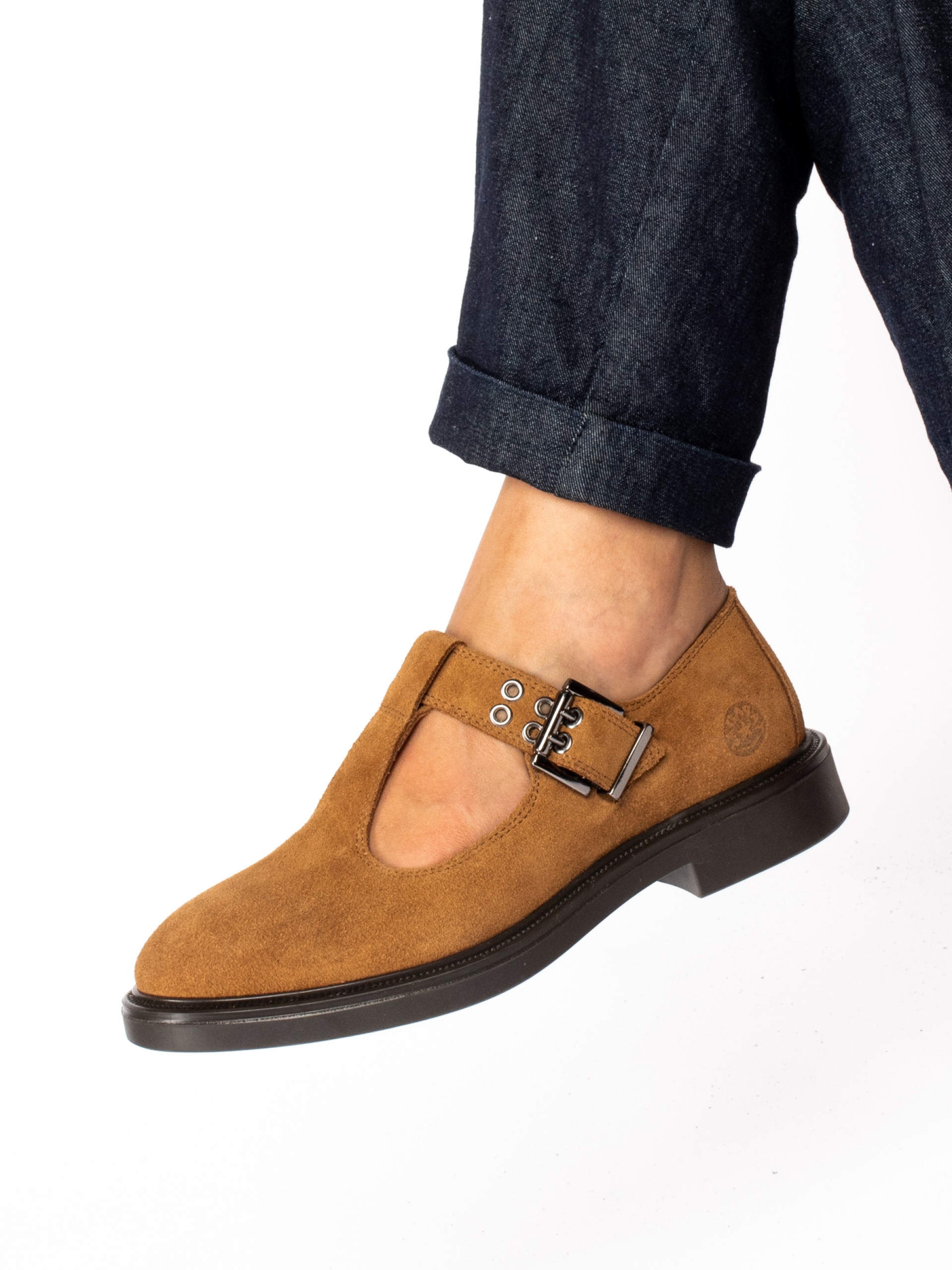 Suede shoe with strap