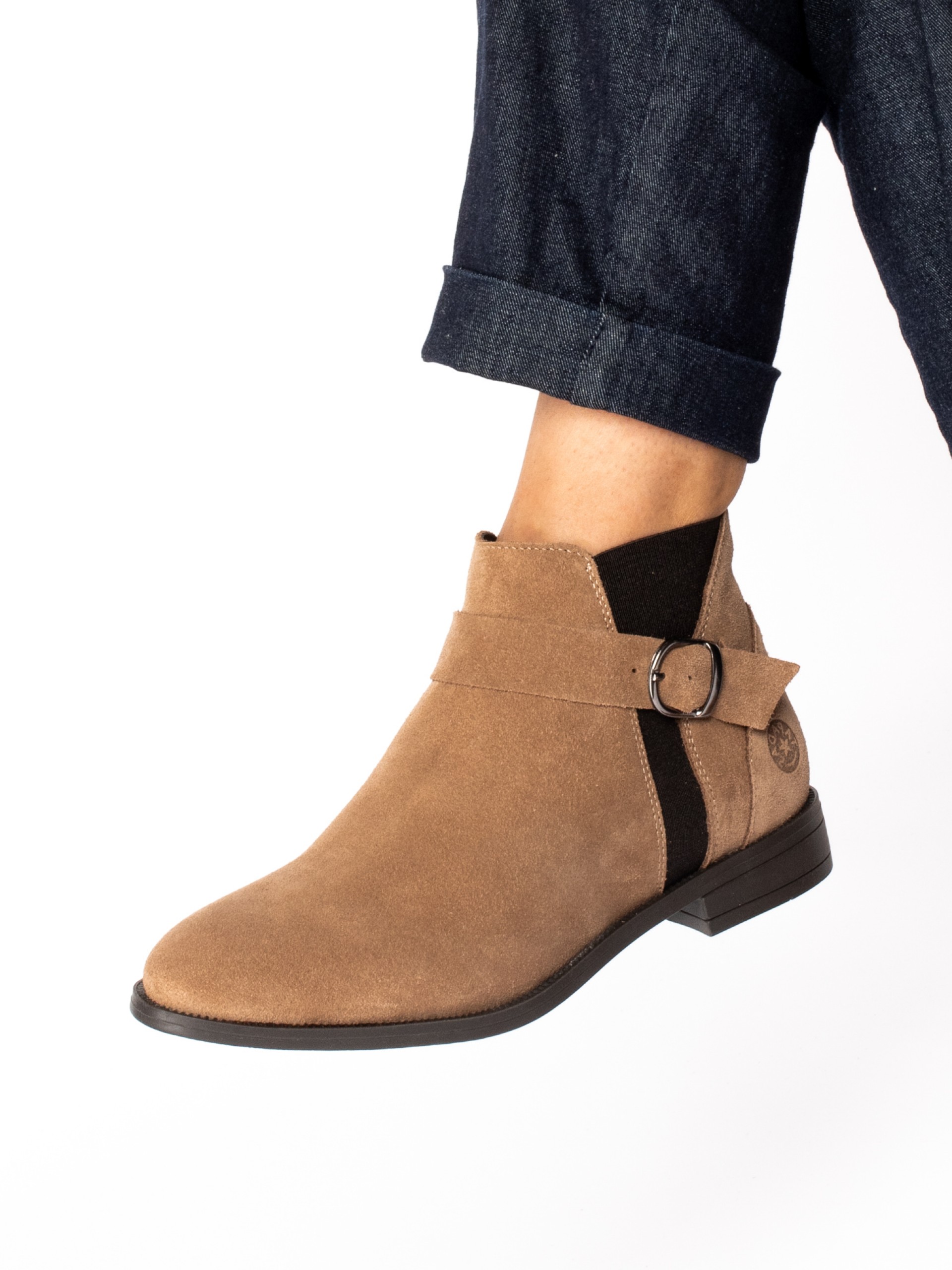 Botim com Elástico fivela Camurça