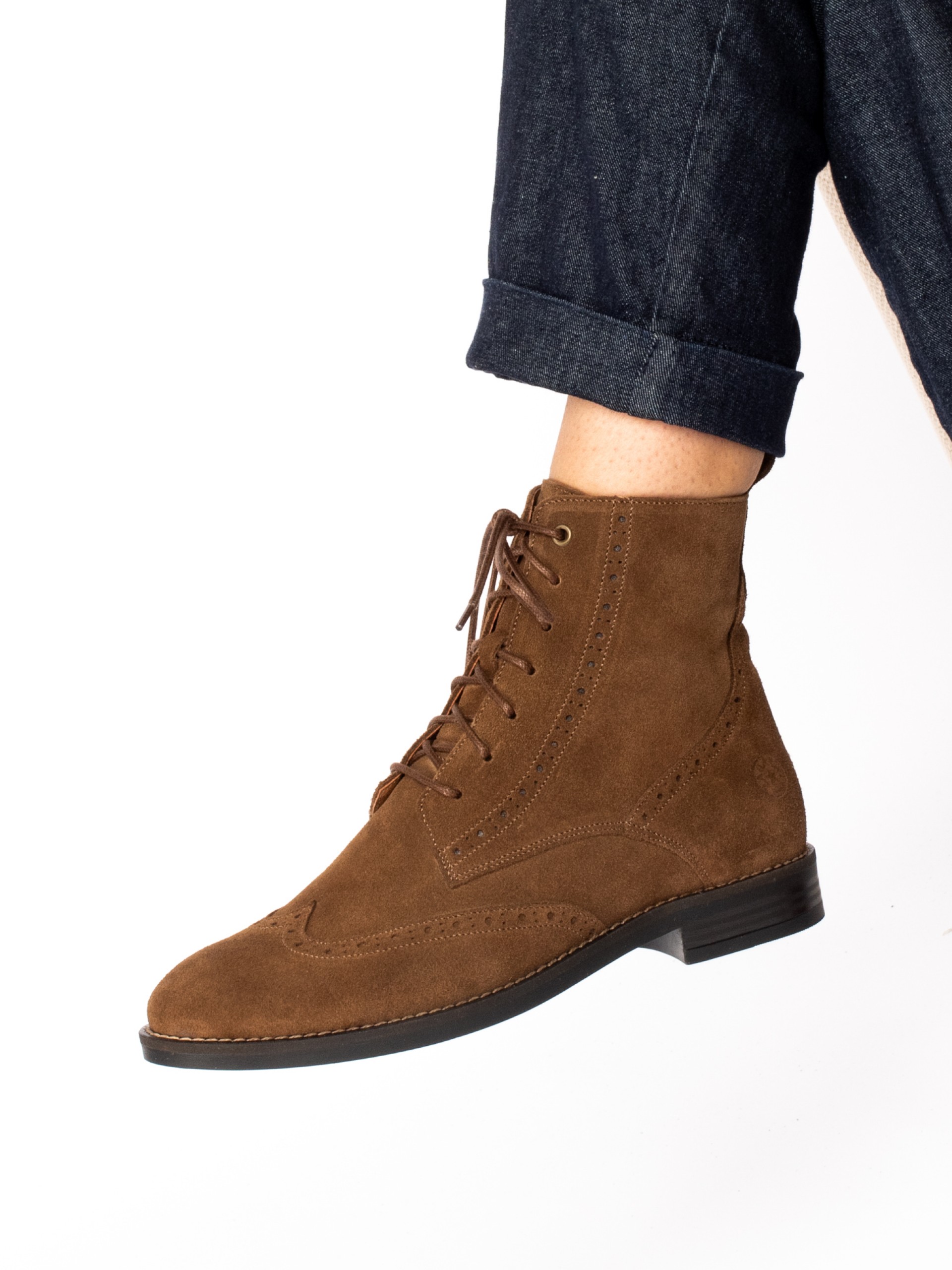 Botim Oxford Atacadores em Camurça