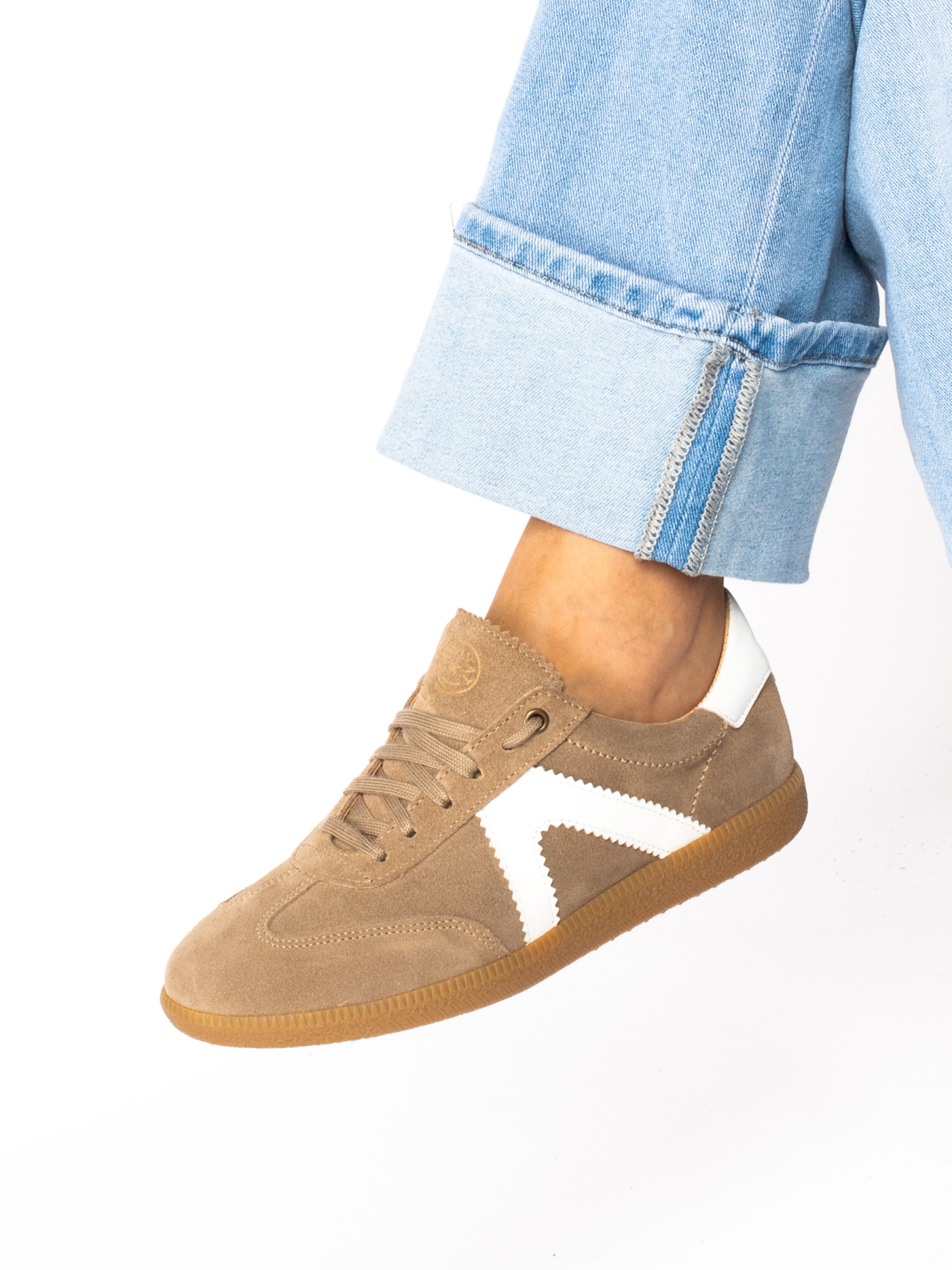 Sapato Desportivo em Camurça