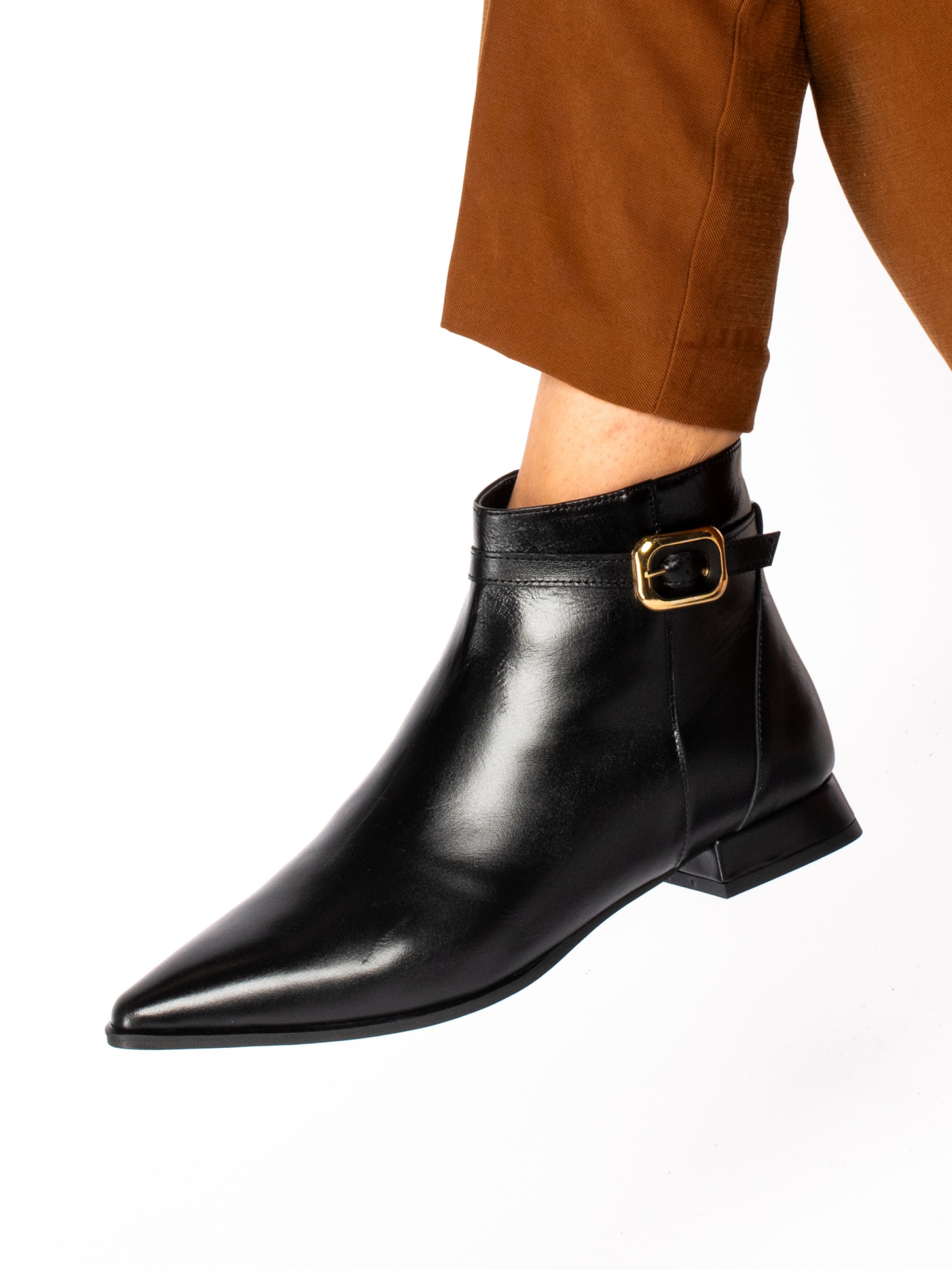 Short Ankle Boot in Leather