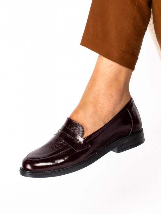 Mocassim clssico em verniz