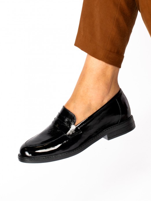 Mocassim clssico em verniz