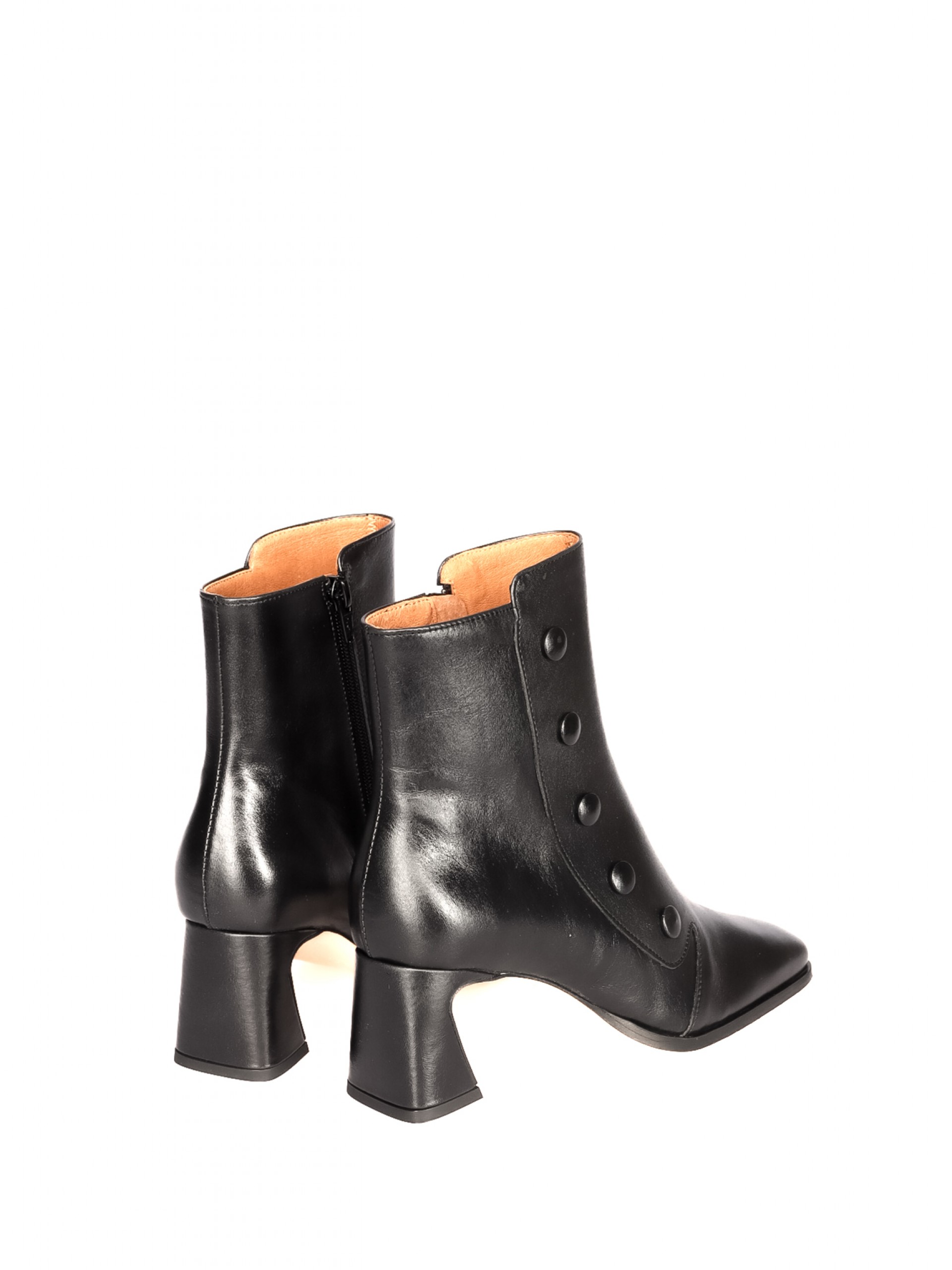 High heel ankle boots with leather buttons