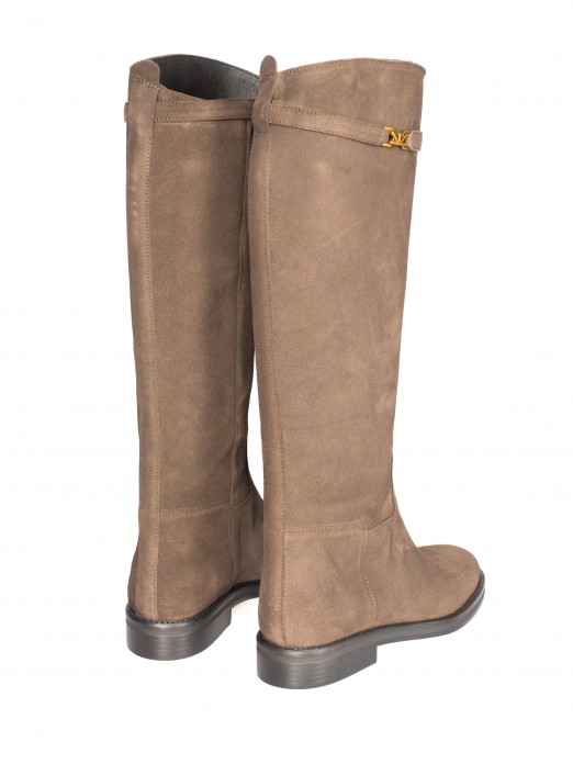 Bota Cano Alto em Camura com detalhe