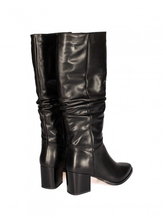 Bota de Salto Cano Enrugado em Pele
