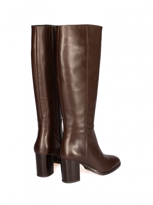 Bota de Cano Alto em Pele