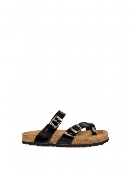 Chinelo Bio em Verniz com tiras e fivelas Chinelo Bio em Verniz com tiras e fivelas