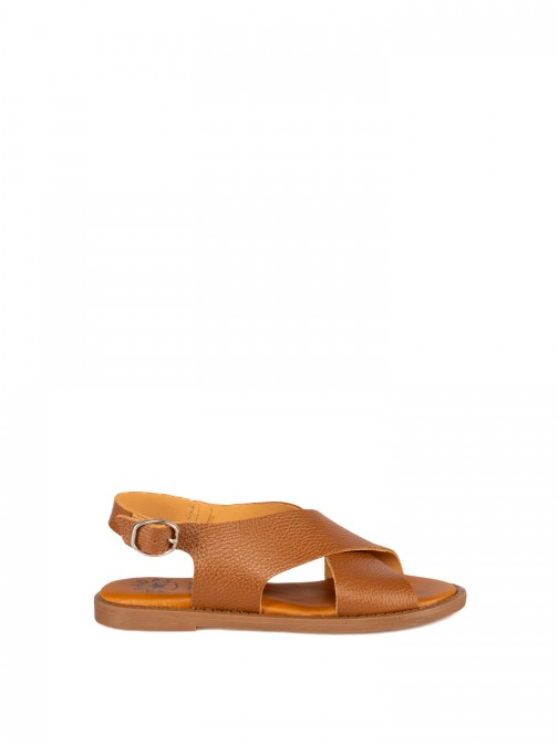 Women�s Flat Leather Sandalwith Crossed Straps